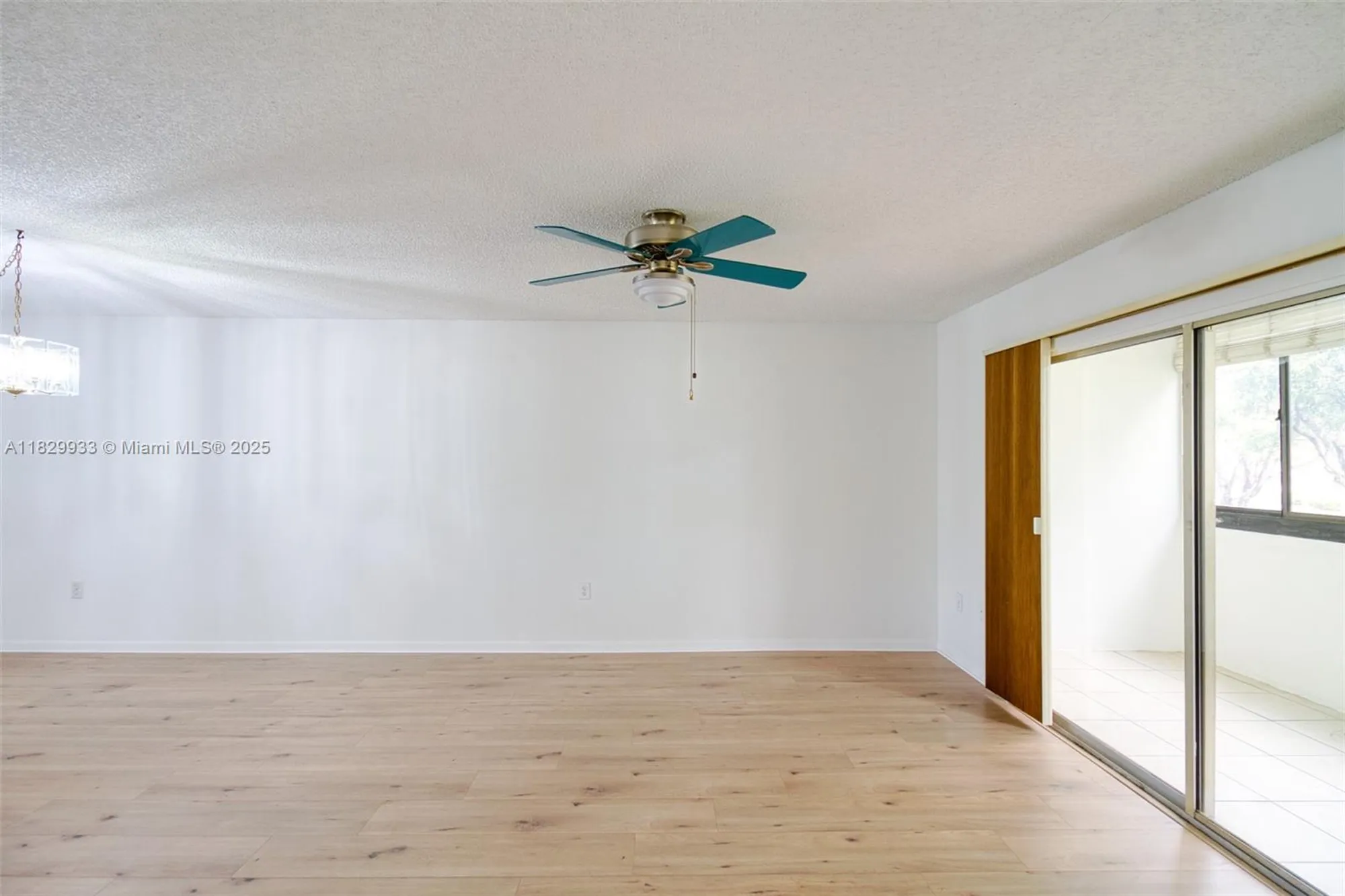 Property Slideshow image 9 of 35 | 571 sw 142nd ave 209o, Pembroke Pines, FL, 33027