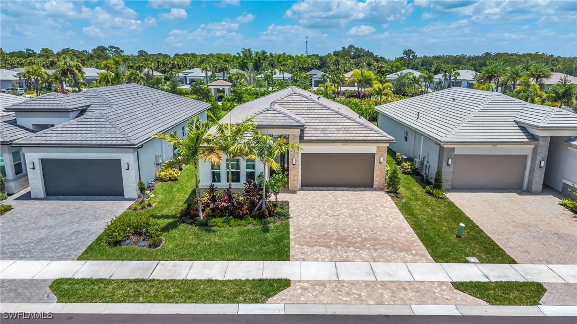 Property Slideshow image 1 of 22 | 12445 dahlia ct, Naples, FL, 34120
