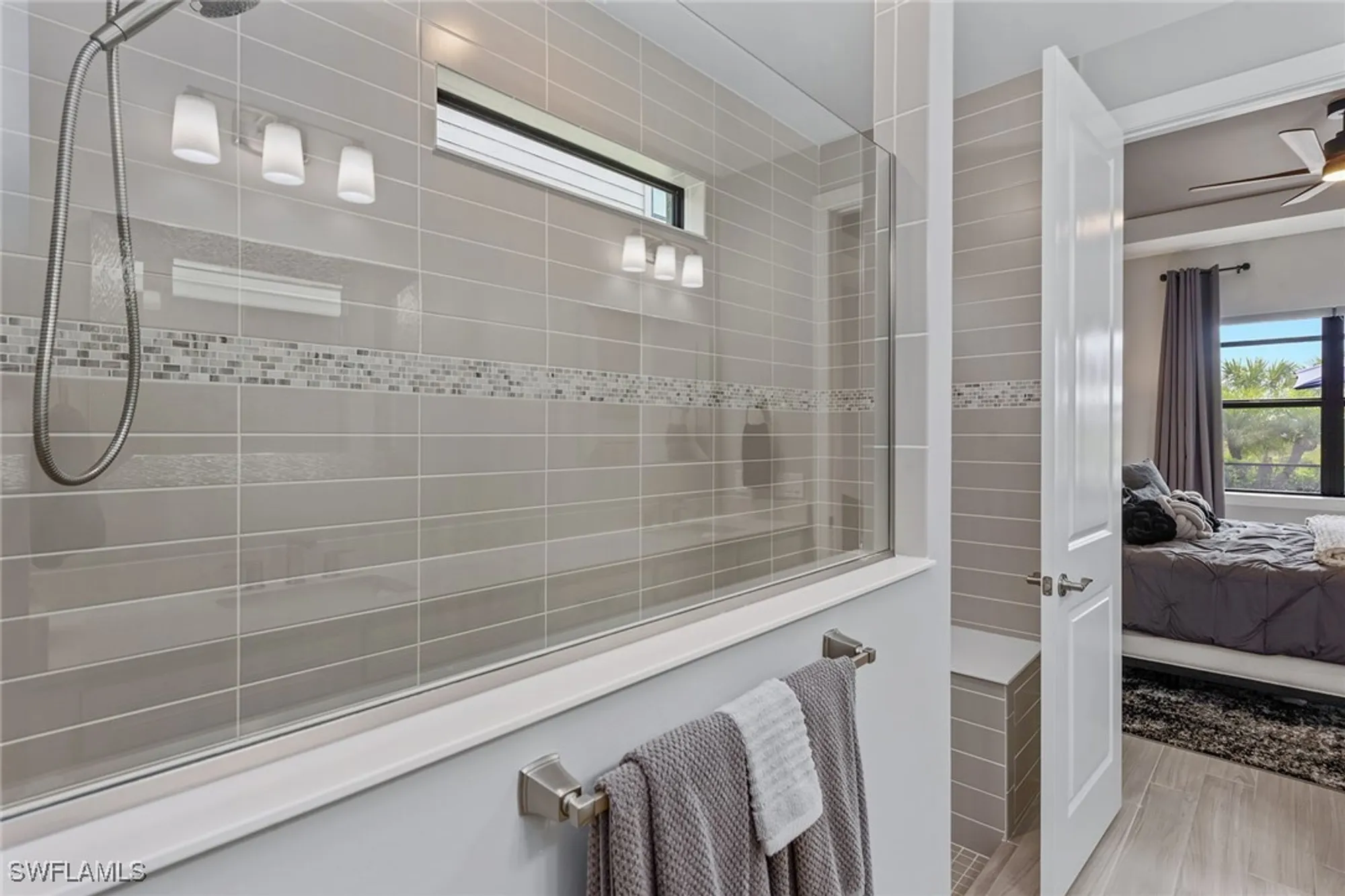 Property Slideshow image 18 of 50 | 2740 amaranda ct, Naples, FL, 34114