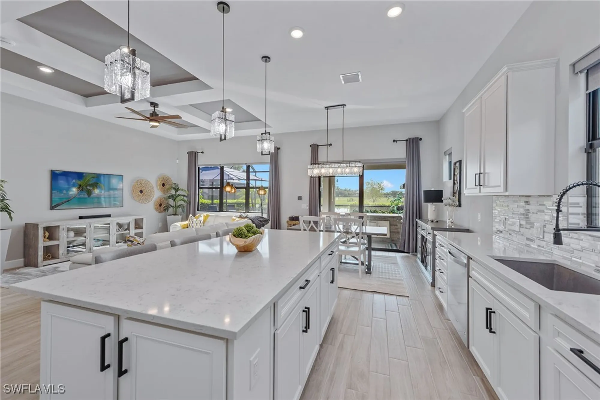 Property Slideshow image 12 of 50 | 2740 amaranda ct, Naples, FL, 34114