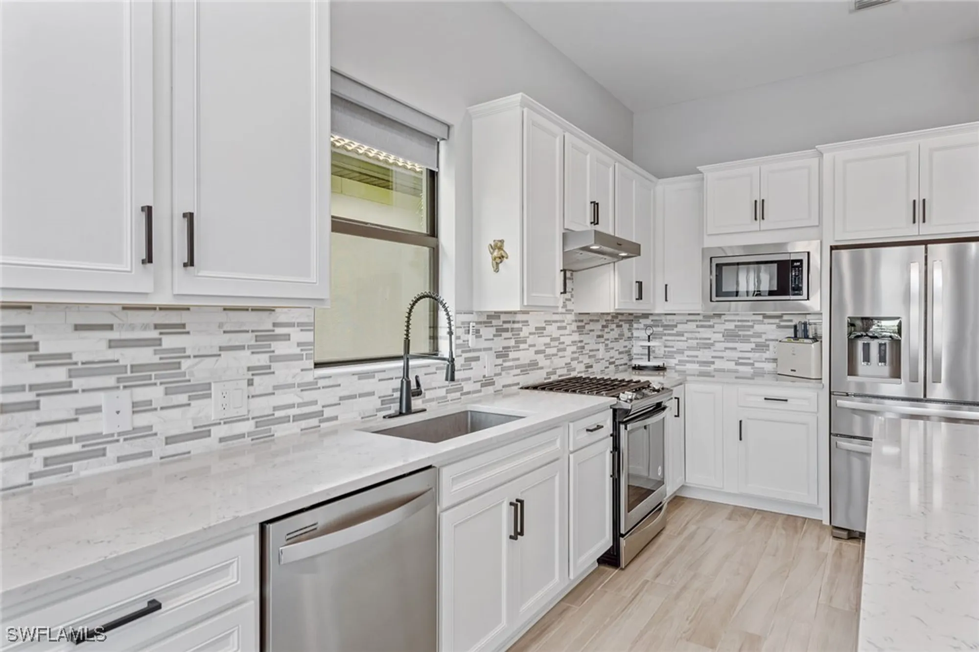 Property Slideshow image 13 of 50 | 2740 amaranda ct, Naples, FL, 34114