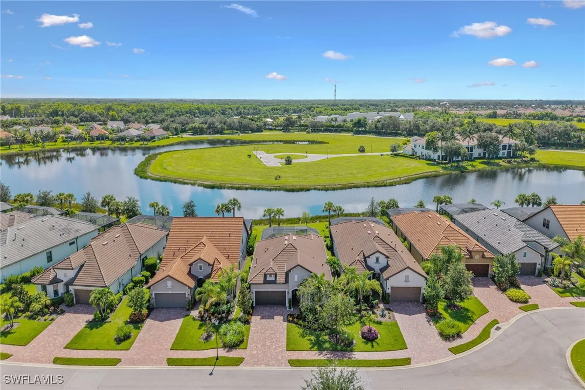 Property Slideshow image 35 of 50 | 2740 amaranda ct, Naples, FL, 34114