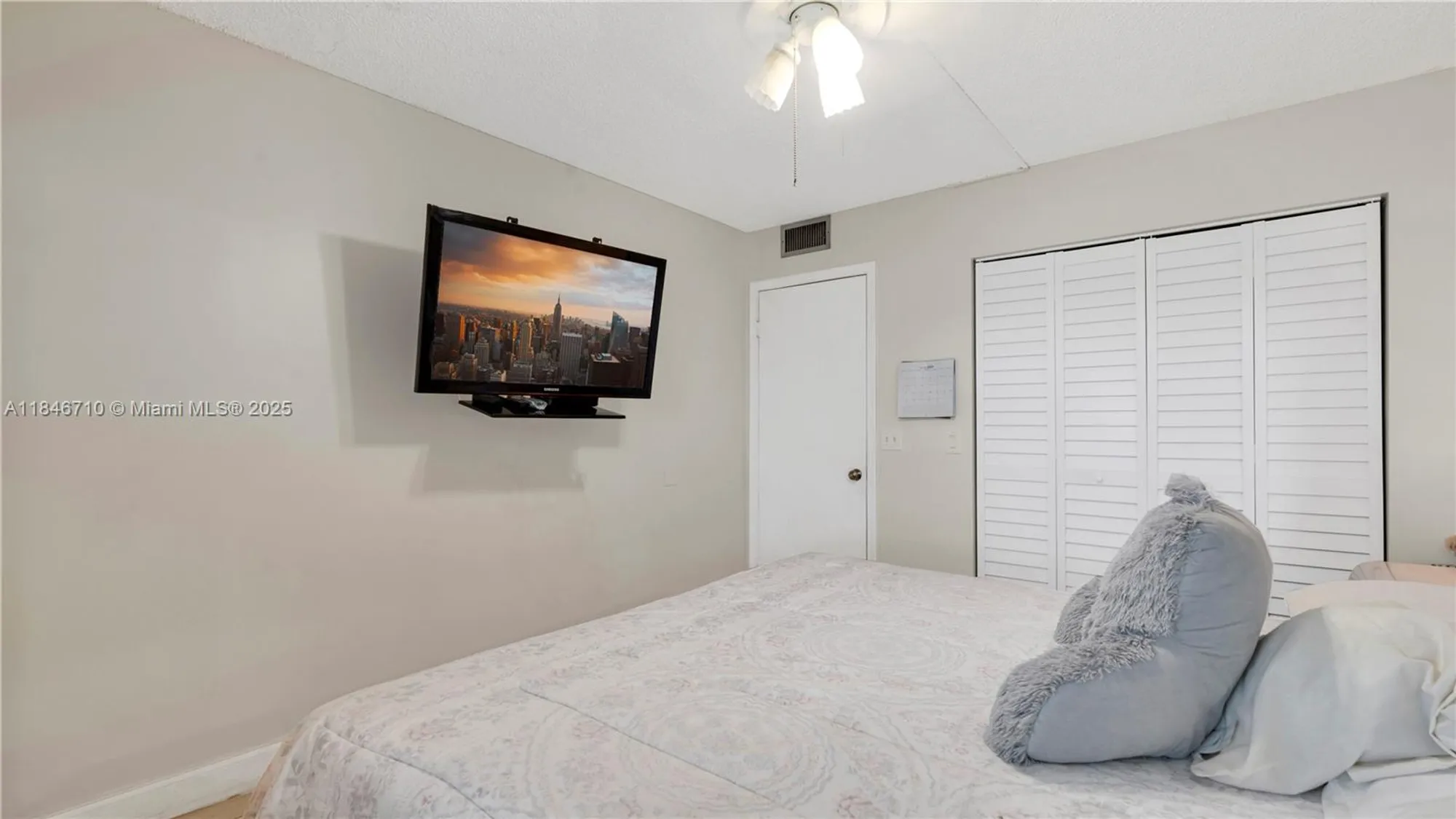 Property Slideshow image 15 of 43 | 551 sw 135th ave apt 111b, Pembroke Pines, FL, 33027