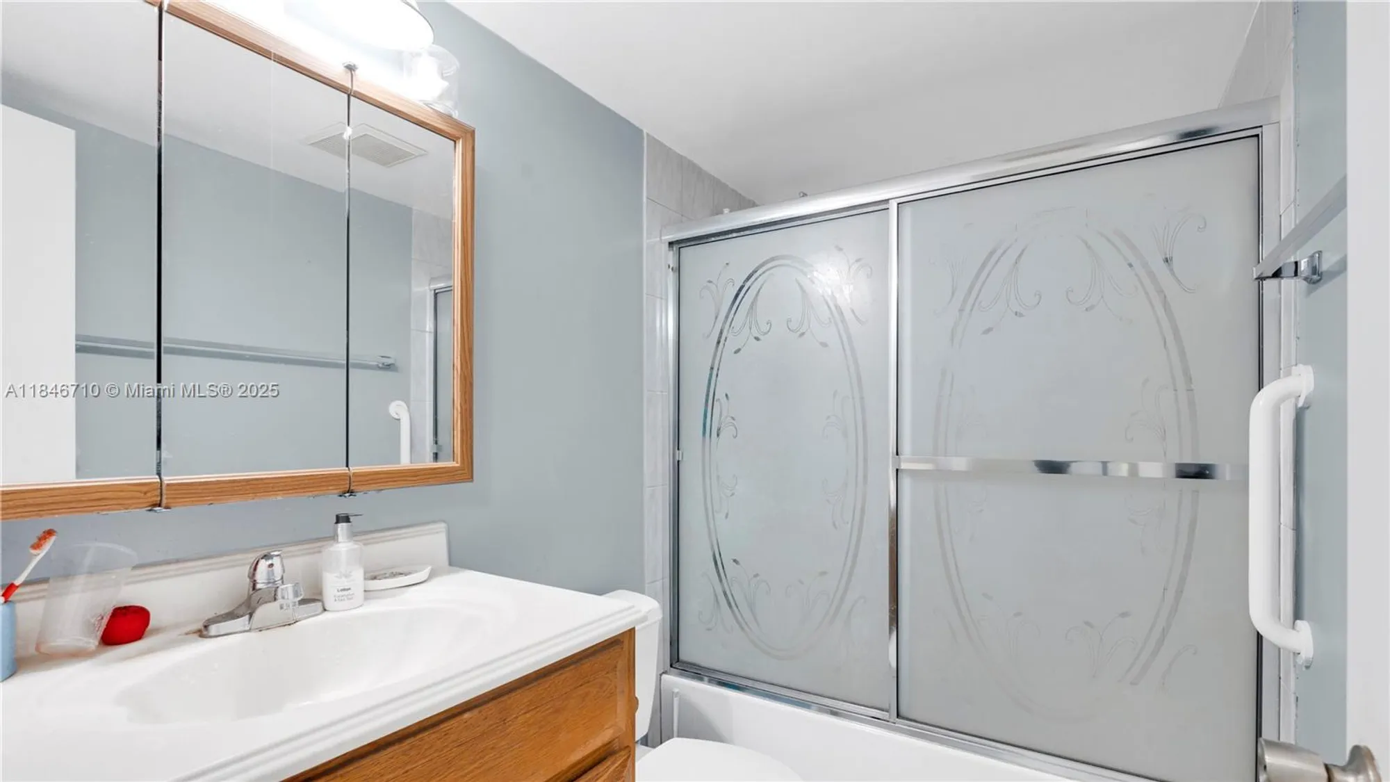 Property Slideshow image 13 of 43 | 551 sw 135th ave apt 111b, Pembroke Pines, FL, 33027