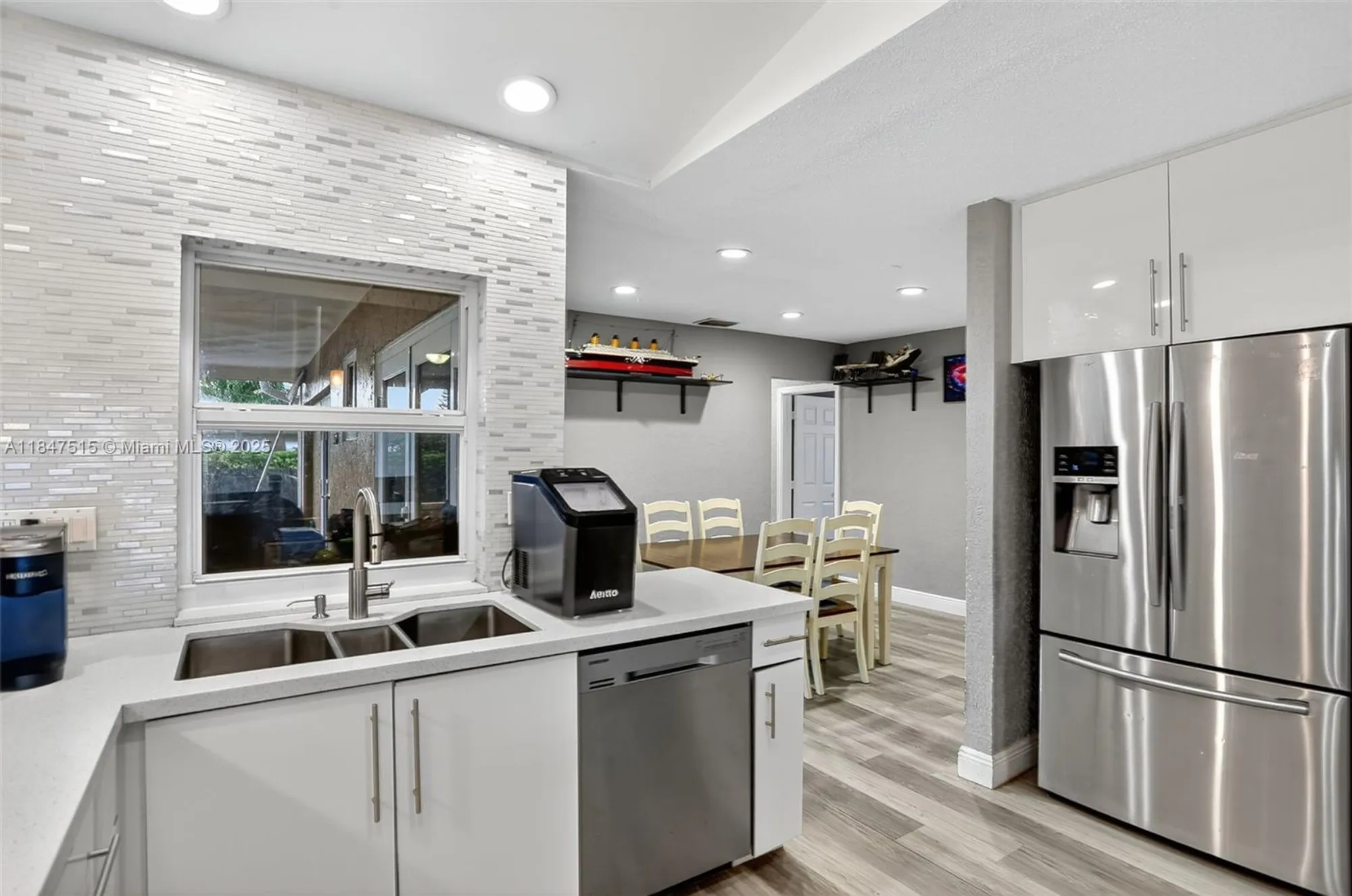Property Slideshow image 13 of 48 | 1055 nw 66th ave, Margate, FL, 33063