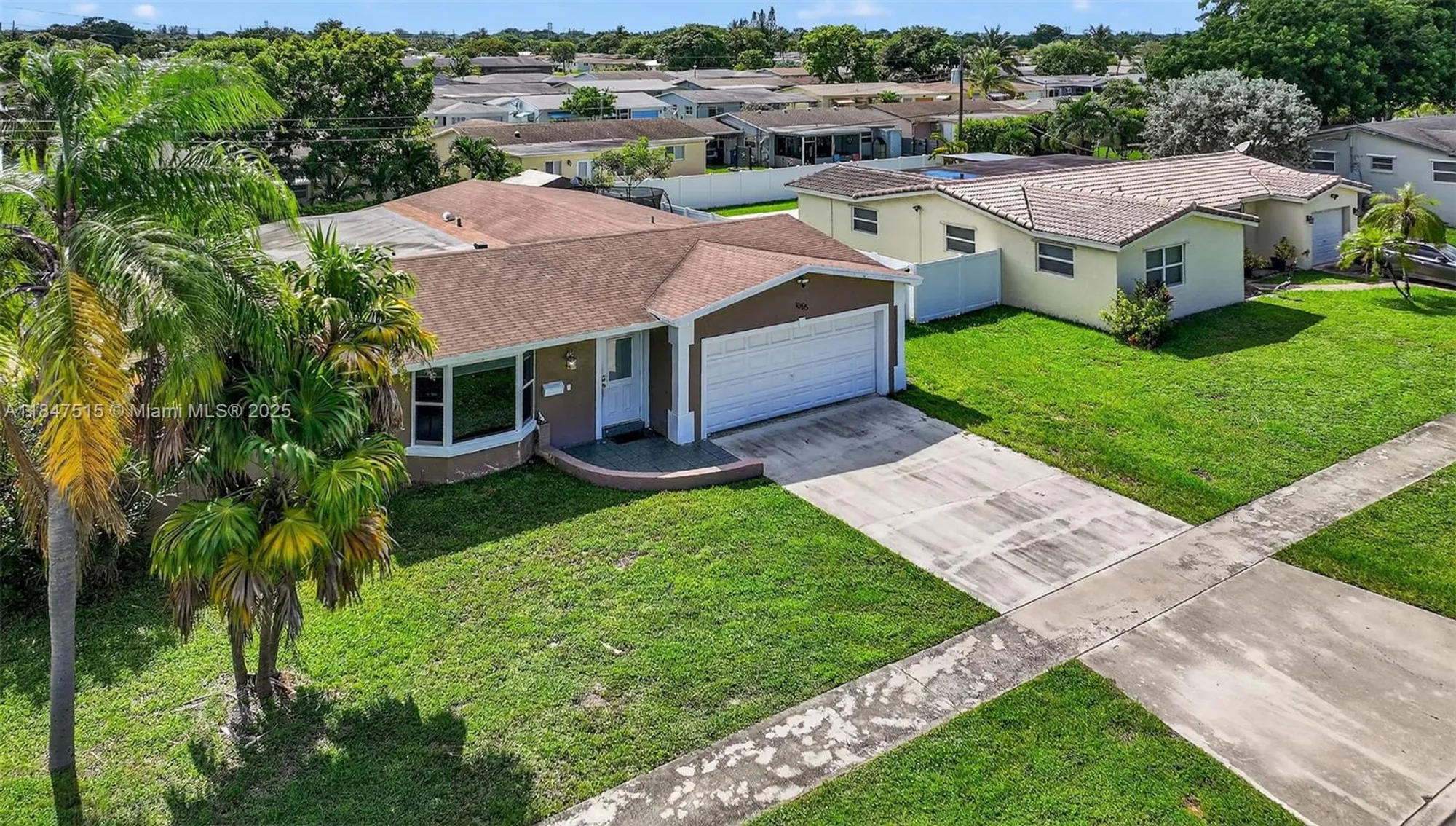 Property Slideshow image 4 of 48 | 1055 nw 66th ave, Margate, FL, 33063