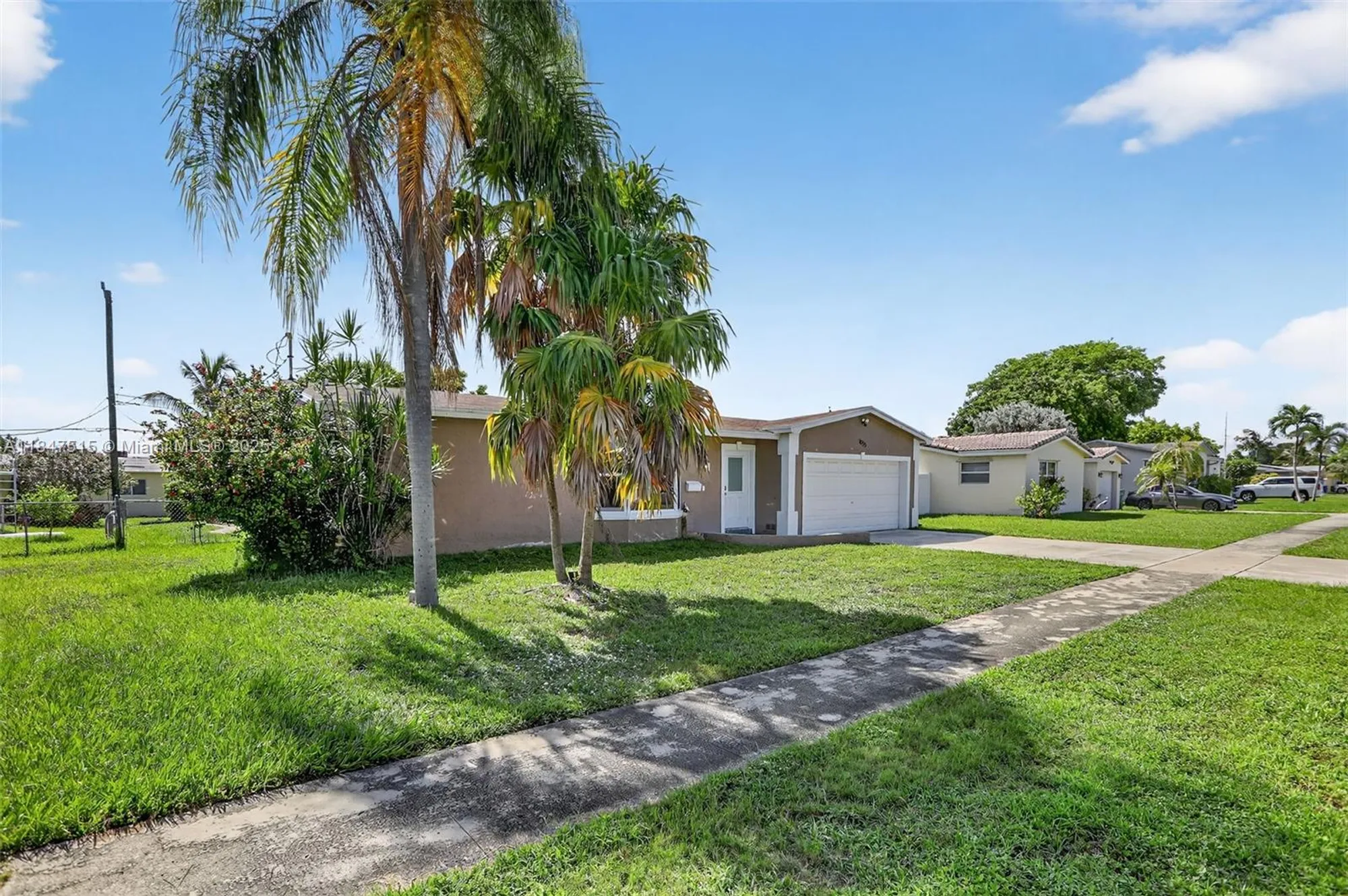 Property Slideshow image 5 of 48 | 1055 nw 66th ave, Margate, FL, 33063