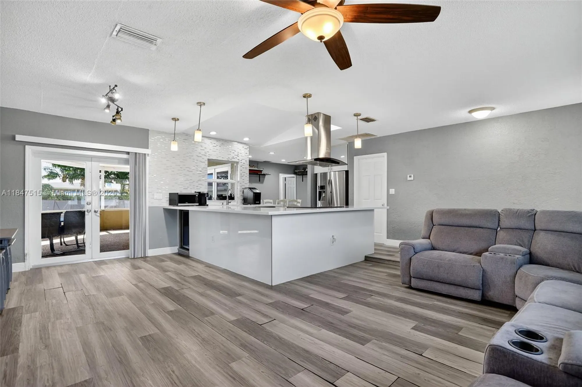 Property Slideshow image 9 of 48 | 1055 nw 66th ave, Margate, FL, 33063