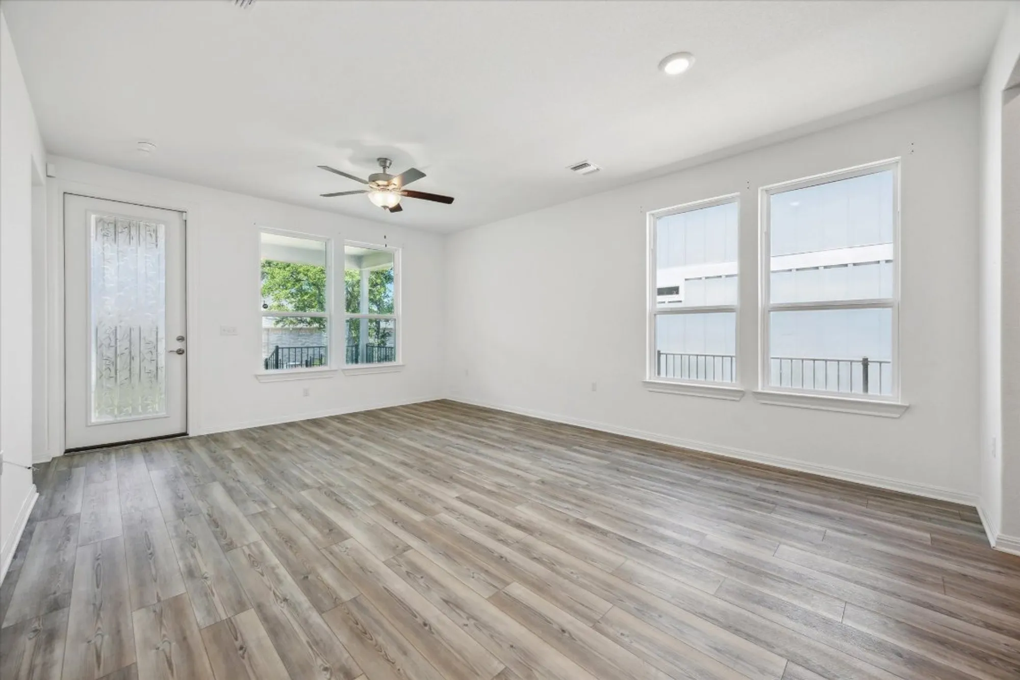 Property Slideshow image 4 of 16 | 813 saratoga ln, Georgetown, TX, 78633