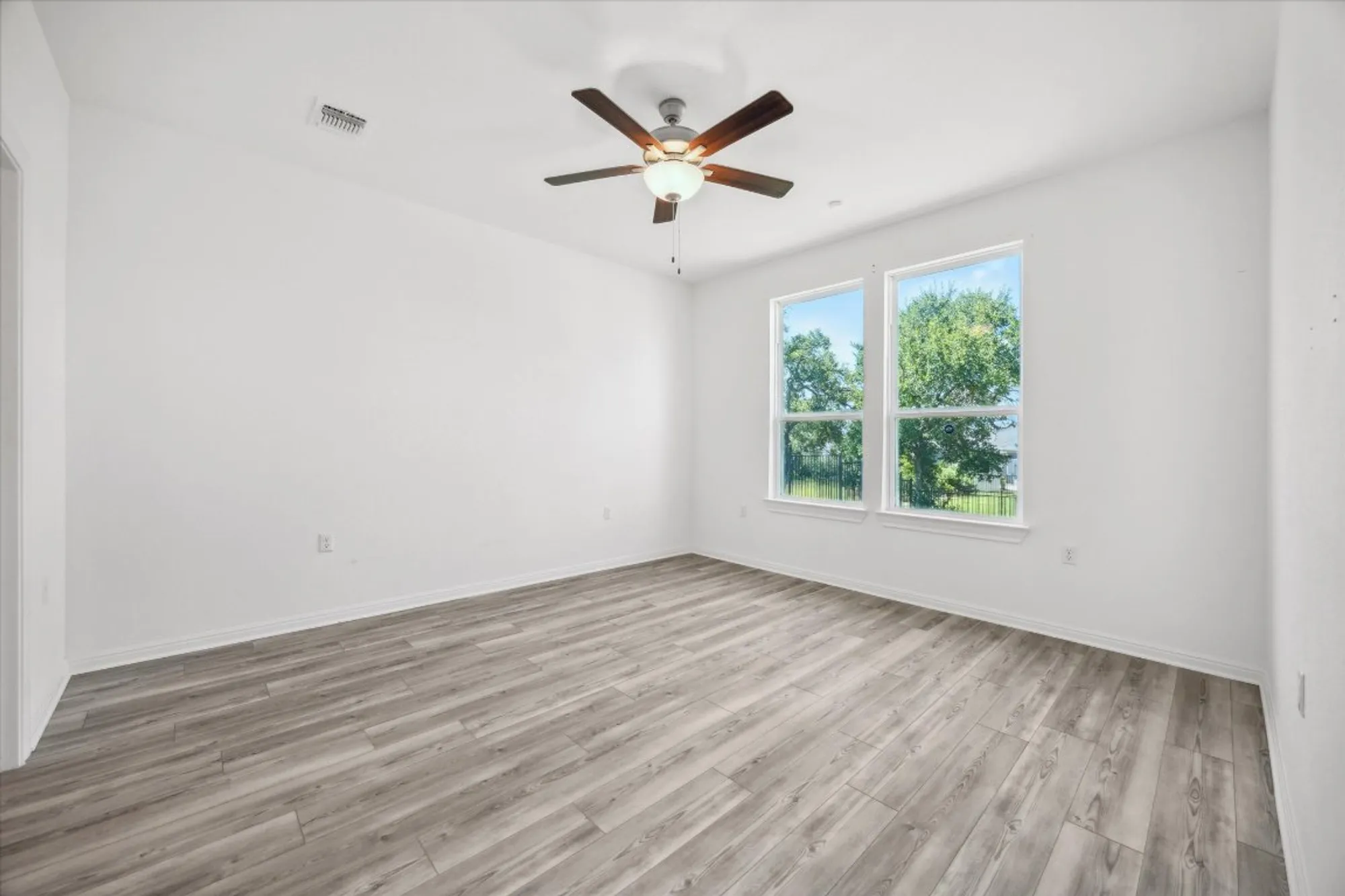 Property Slideshow image 8 of 16 | 813 saratoga ln, Georgetown, TX, 78633