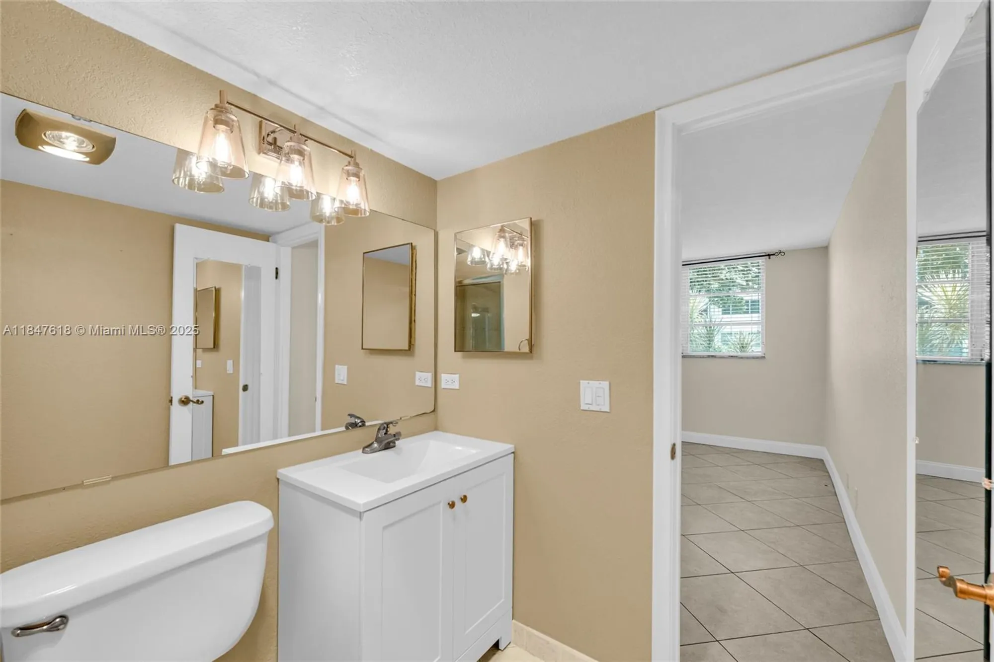 Property Slideshow image 18 of 44 | 681 s hollybrook dr 109, Pembroke Pines, FL, 33025