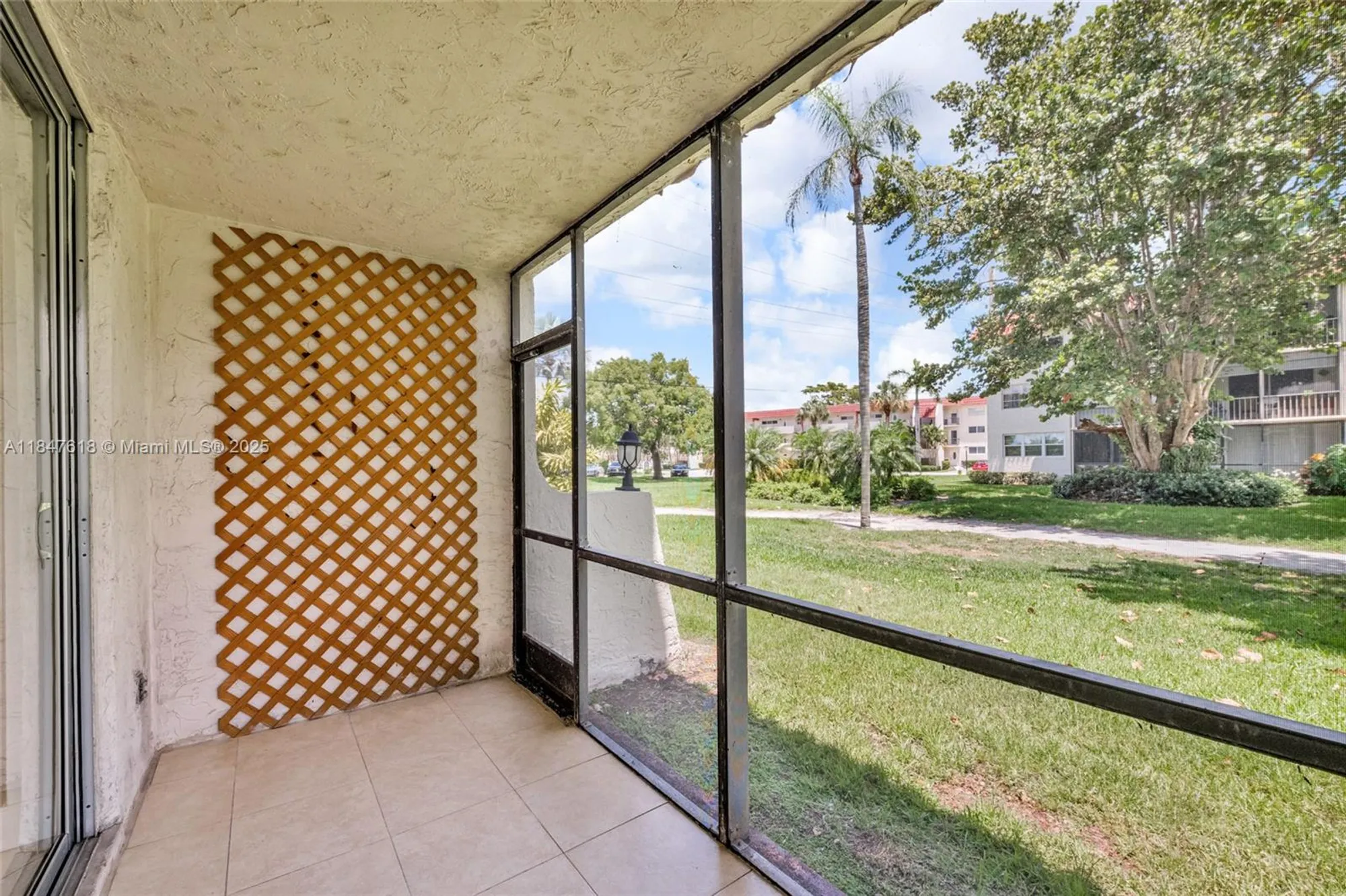 Property Slideshow image 19 of 44 | 681 s hollybrook dr 109, Pembroke Pines, FL, 33025
