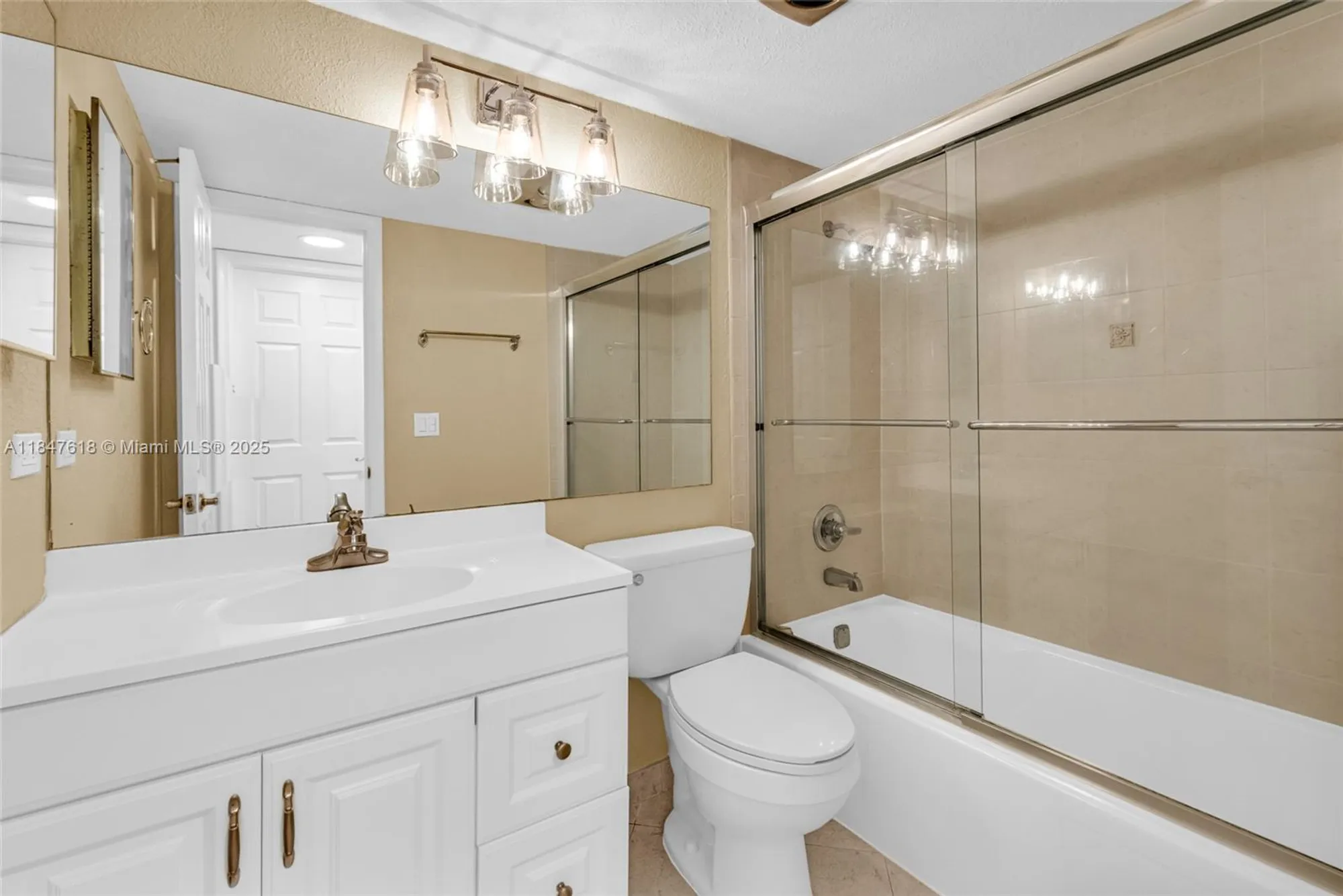 Property Slideshow image 12 of 44 | 681 s hollybrook dr 109, Pembroke Pines, FL, 33025