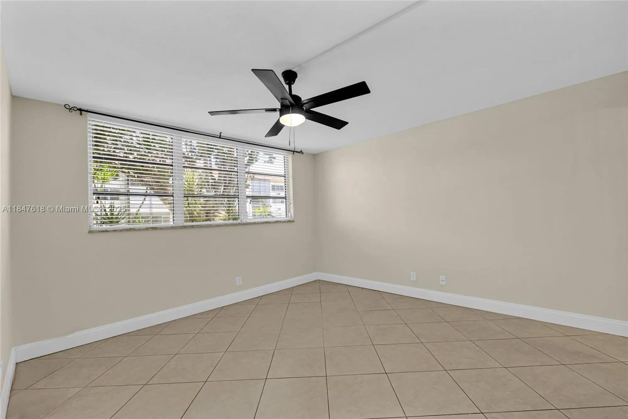 Property Slideshow image 13 of 44 | 681 s hollybrook dr 109, Pembroke Pines, FL, 33025