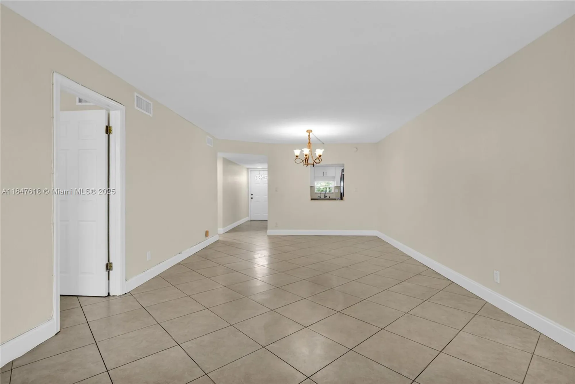 Property Slideshow image 7 of 44 | 681 s hollybrook dr 109, Pembroke Pines, FL, 33025