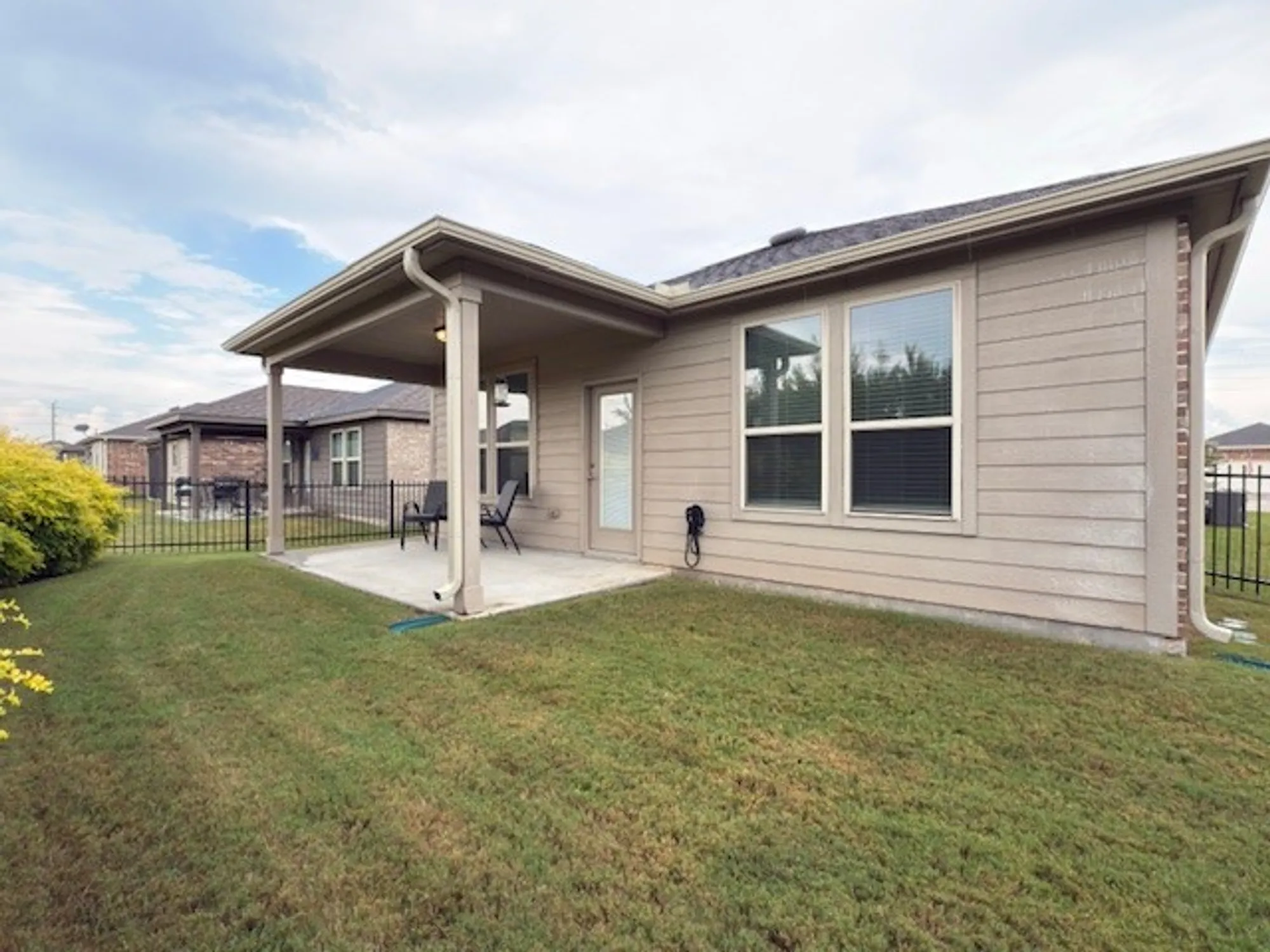 Property Slideshow image 20 of 23 | 3218 chimney swift ln, Richmond, TX, 77469