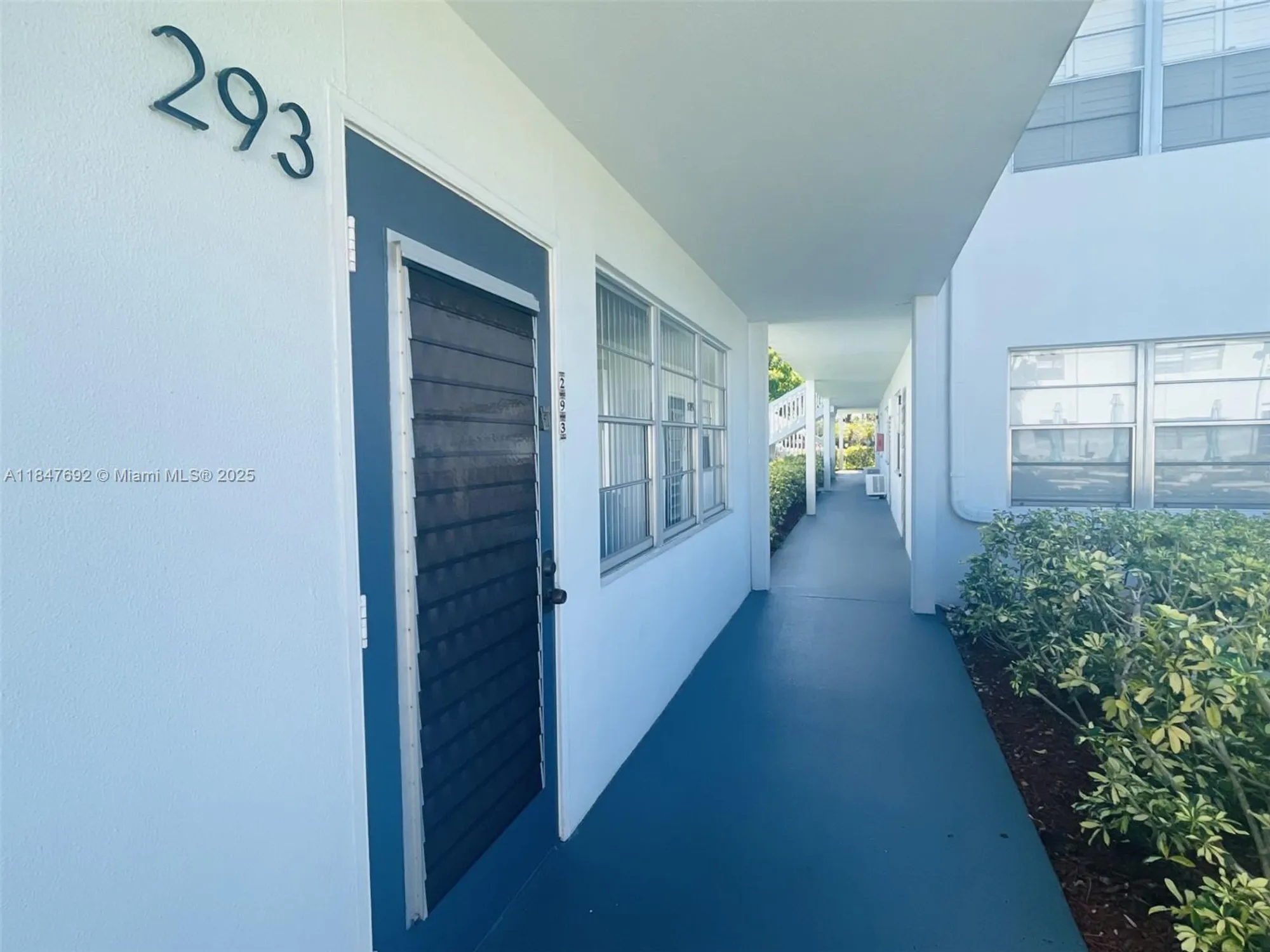 Property Slideshow image 12 of 36 | 293 newport t # 293, Deerfield Beach, FL, 33442