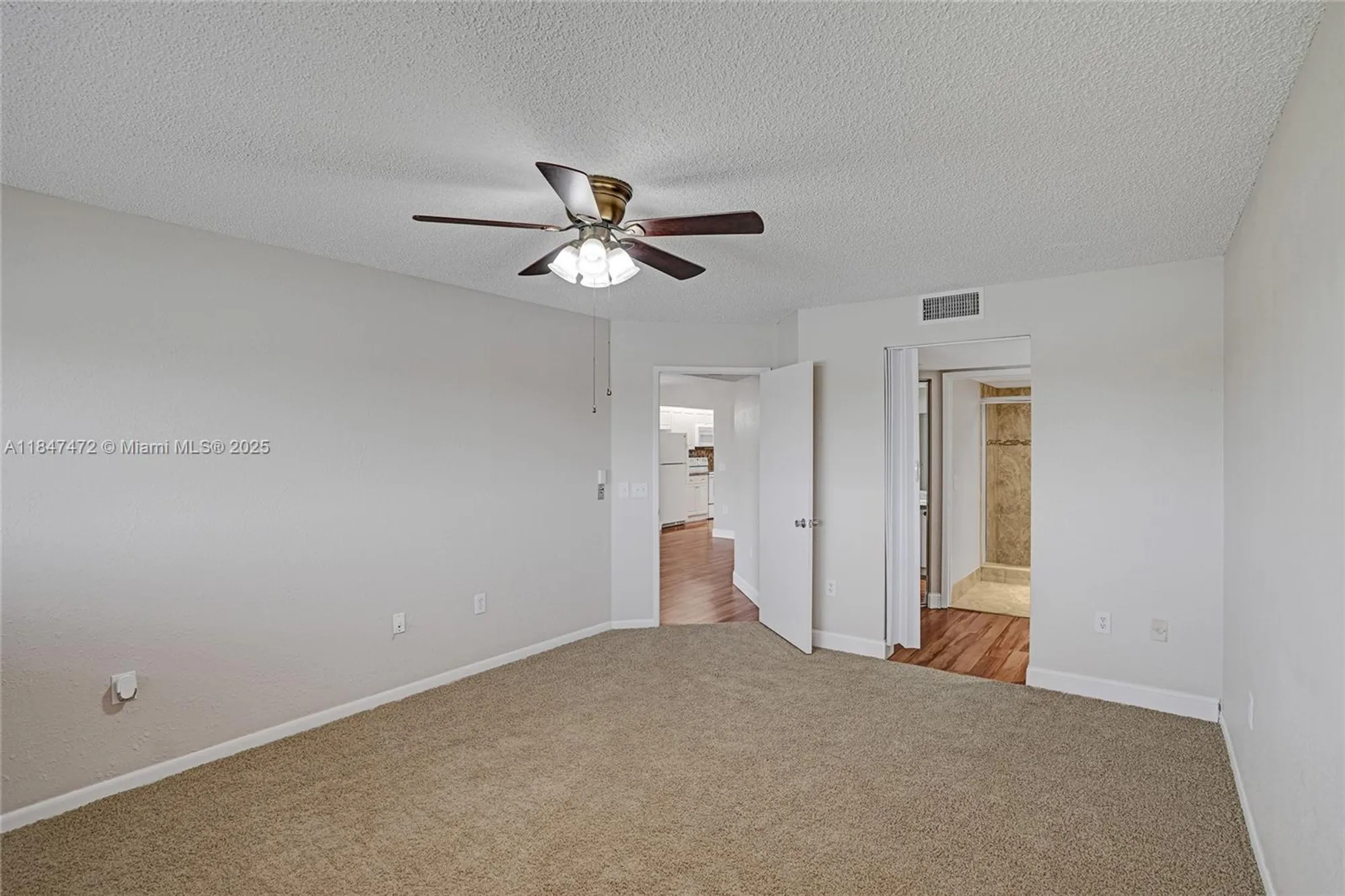 Property Slideshow image 19 of 37 | 13700 sw 14th st d410, Pembroke Pines, FL, 33027