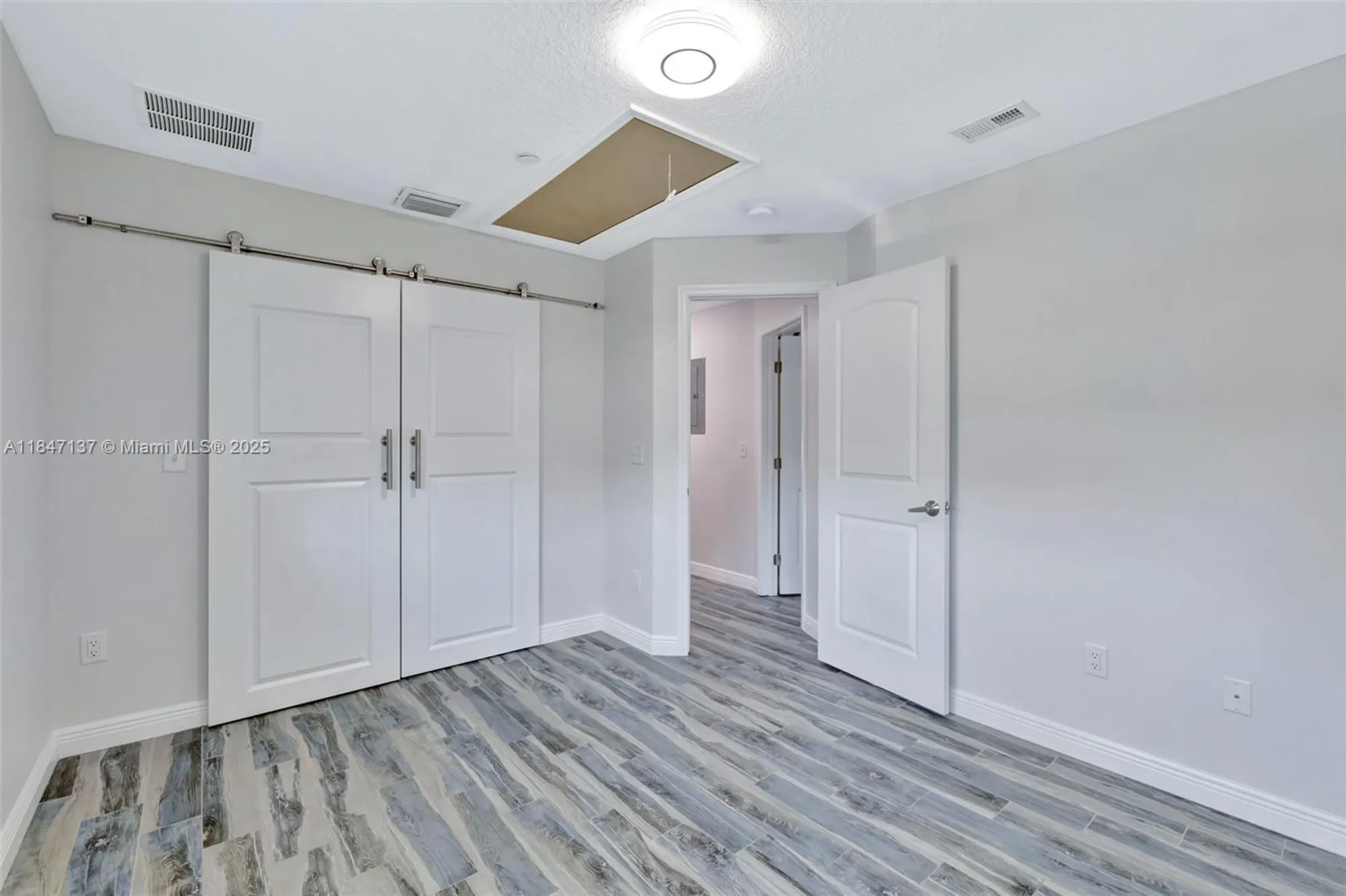 Property Slideshow image 16 of 62 | 2929 se ocean blvd apt f6, Stuart, FL, 34996