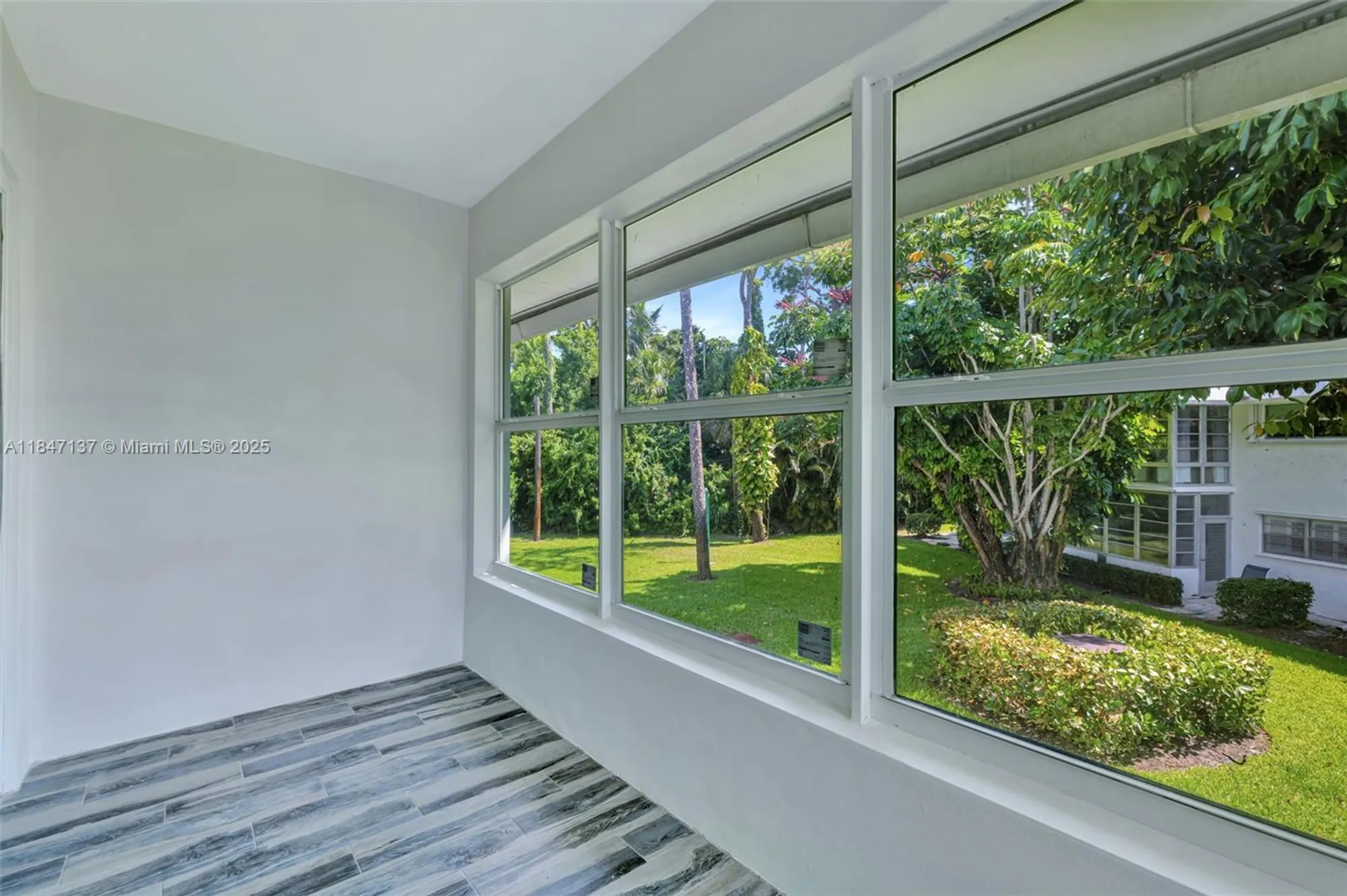 Property Slideshow image 12 of 62 | 2929 se ocean blvd apt f6, Stuart, FL, 34996