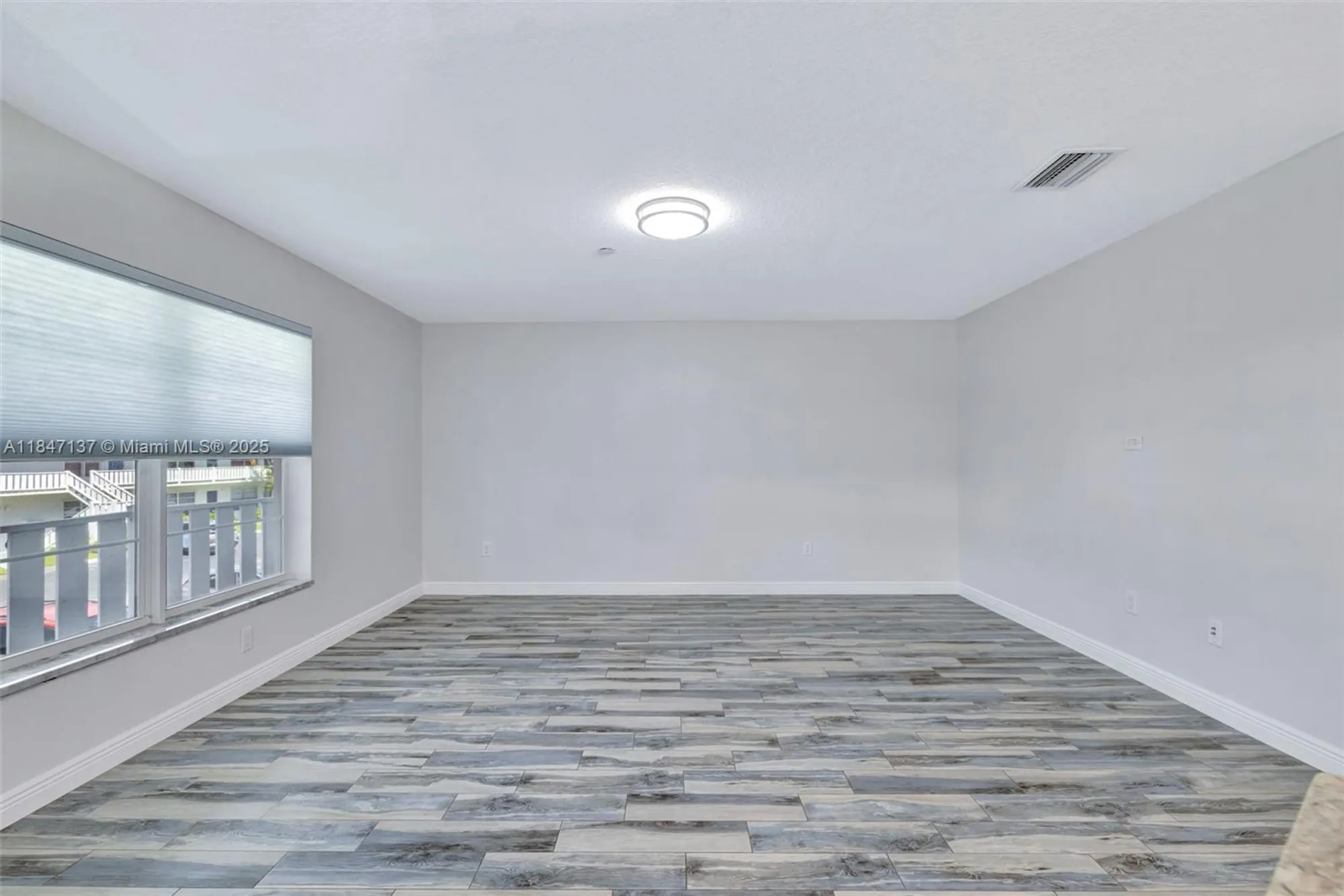 Property Slideshow image 22 of 62 | 2929 se ocean blvd apt f6, Stuart, FL, 34996