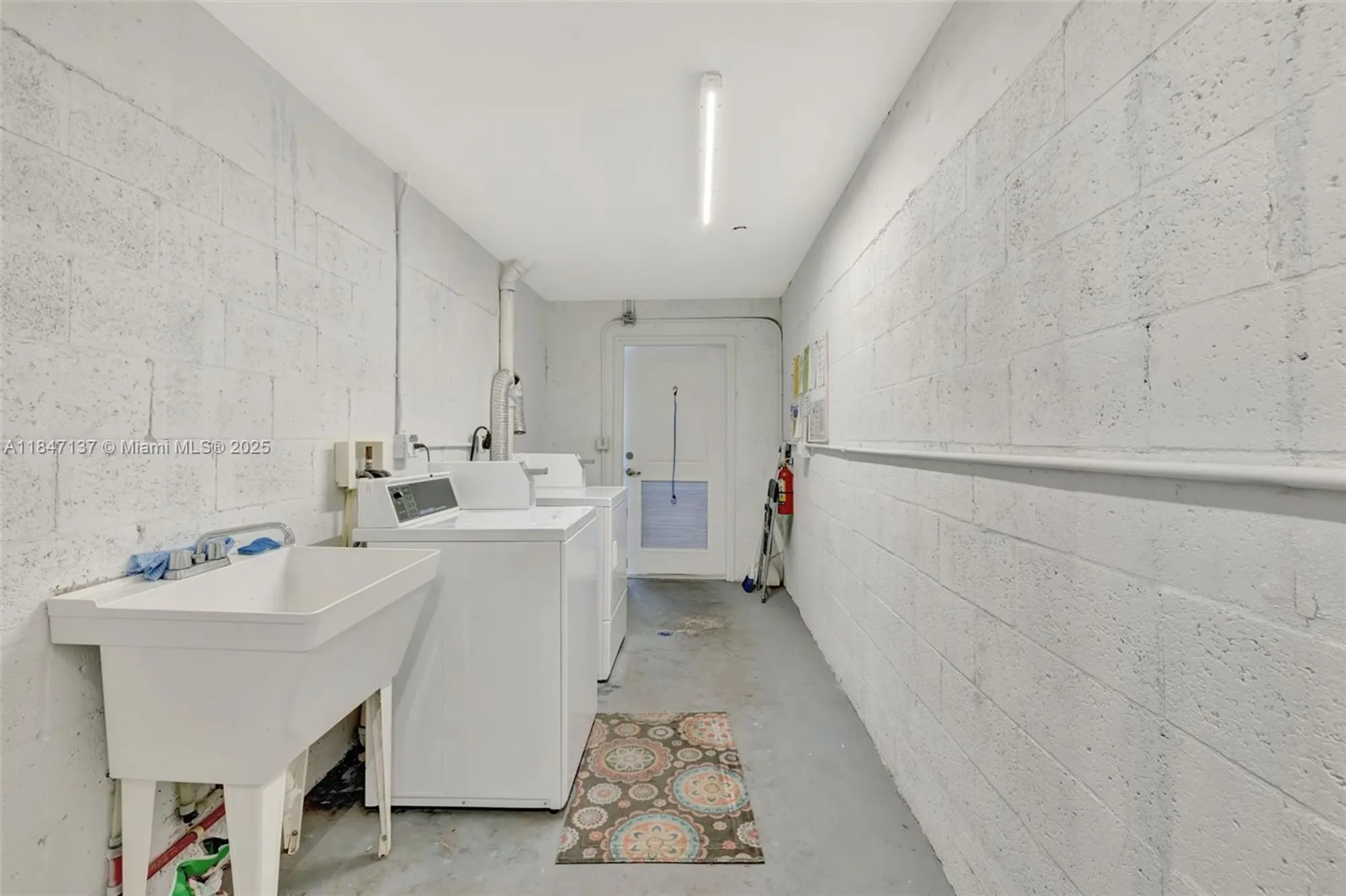 Property Slideshow image 34 of 62 | 2929 se ocean blvd apt f6, Stuart, FL, 34996