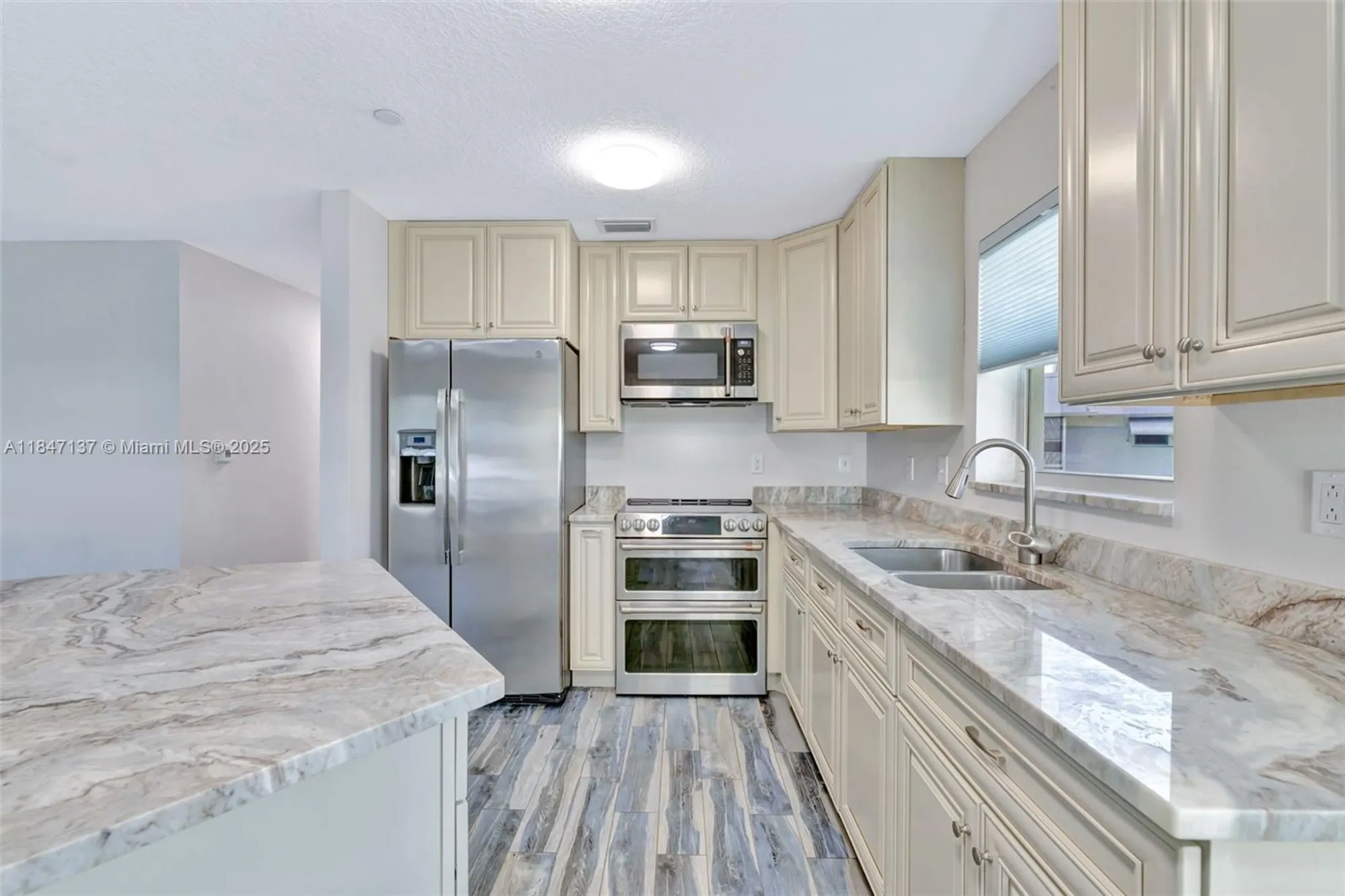 Property Slideshow image 5 of 62 | 2929 se ocean blvd apt f6, Stuart, FL, 34996