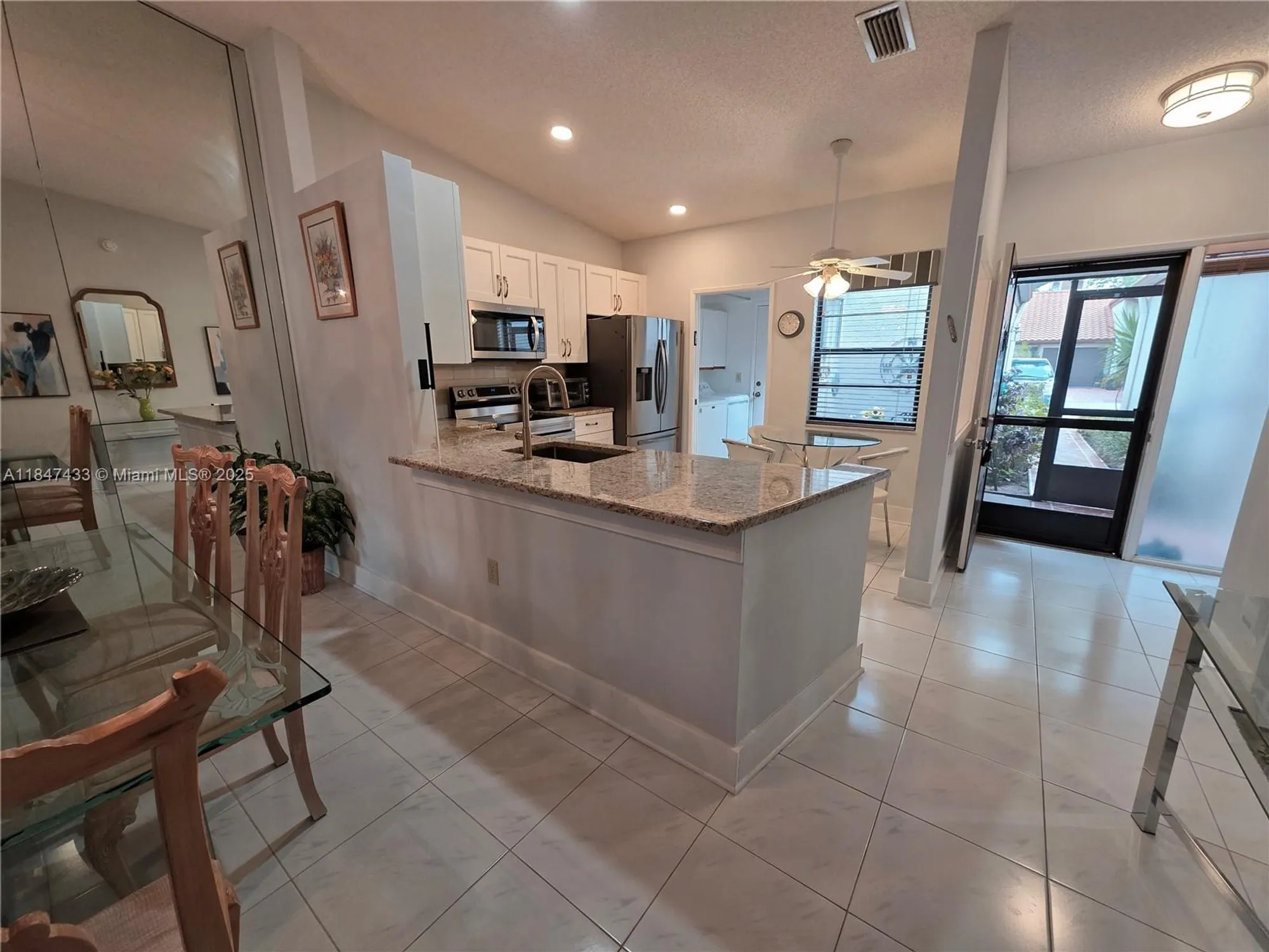 Property Slideshow image 29 of 41 | 6220 kings gate cir, Delray Beach, FL, 33484