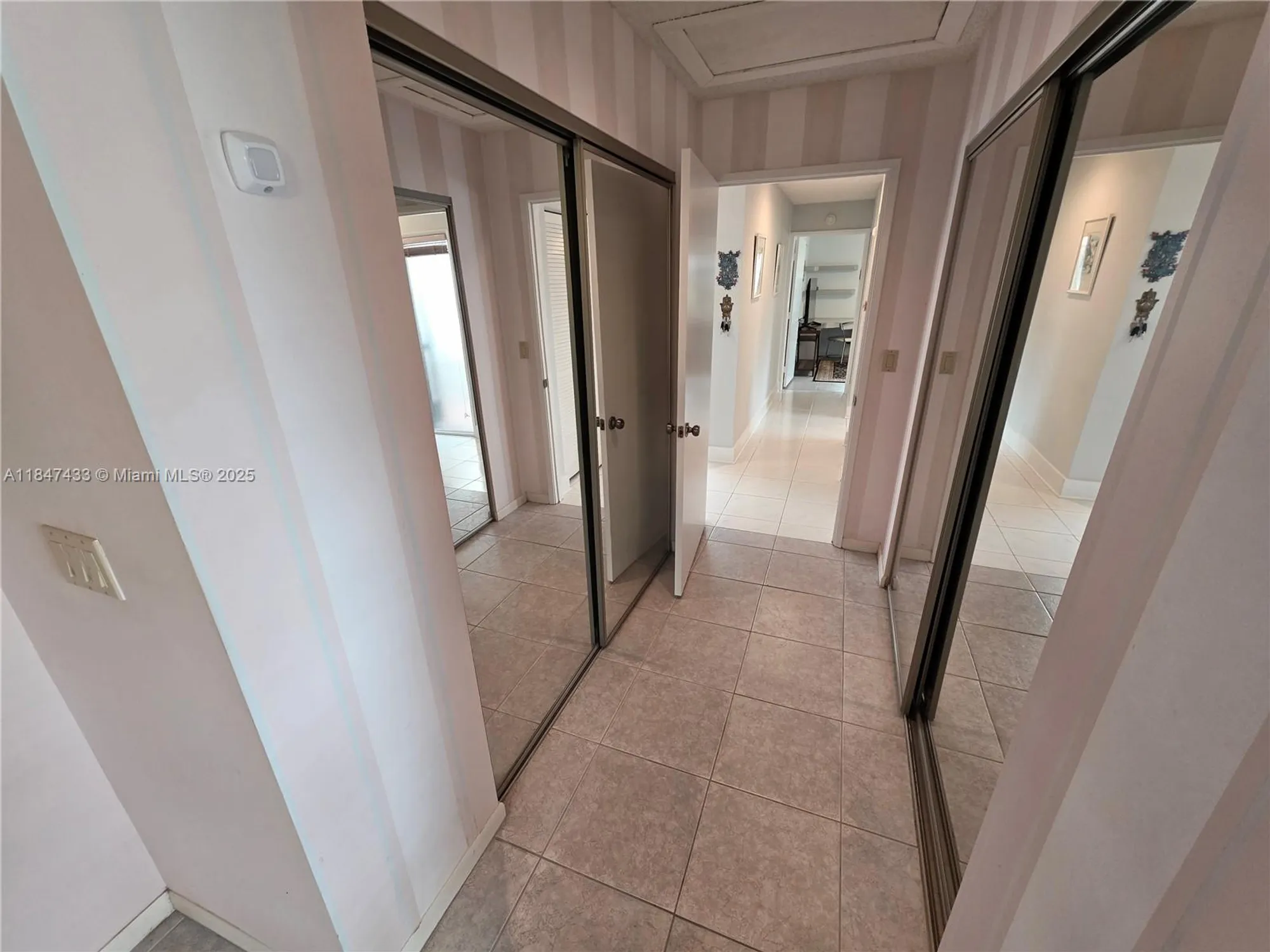 Property Slideshow image 20 of 41 | 6220 kings gate cir, Delray Beach, FL, 33484