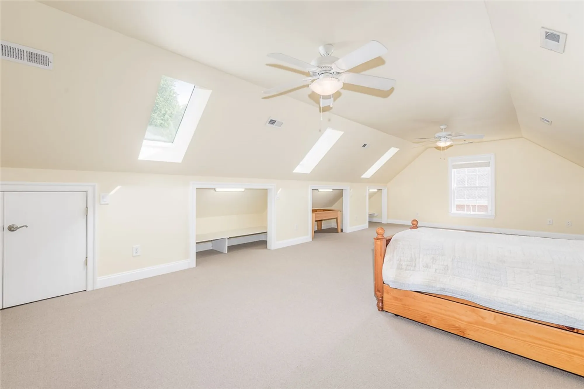 Property Slideshow image 45 of 47 | 228 royal dublin, Williamsburg, VA, 23188