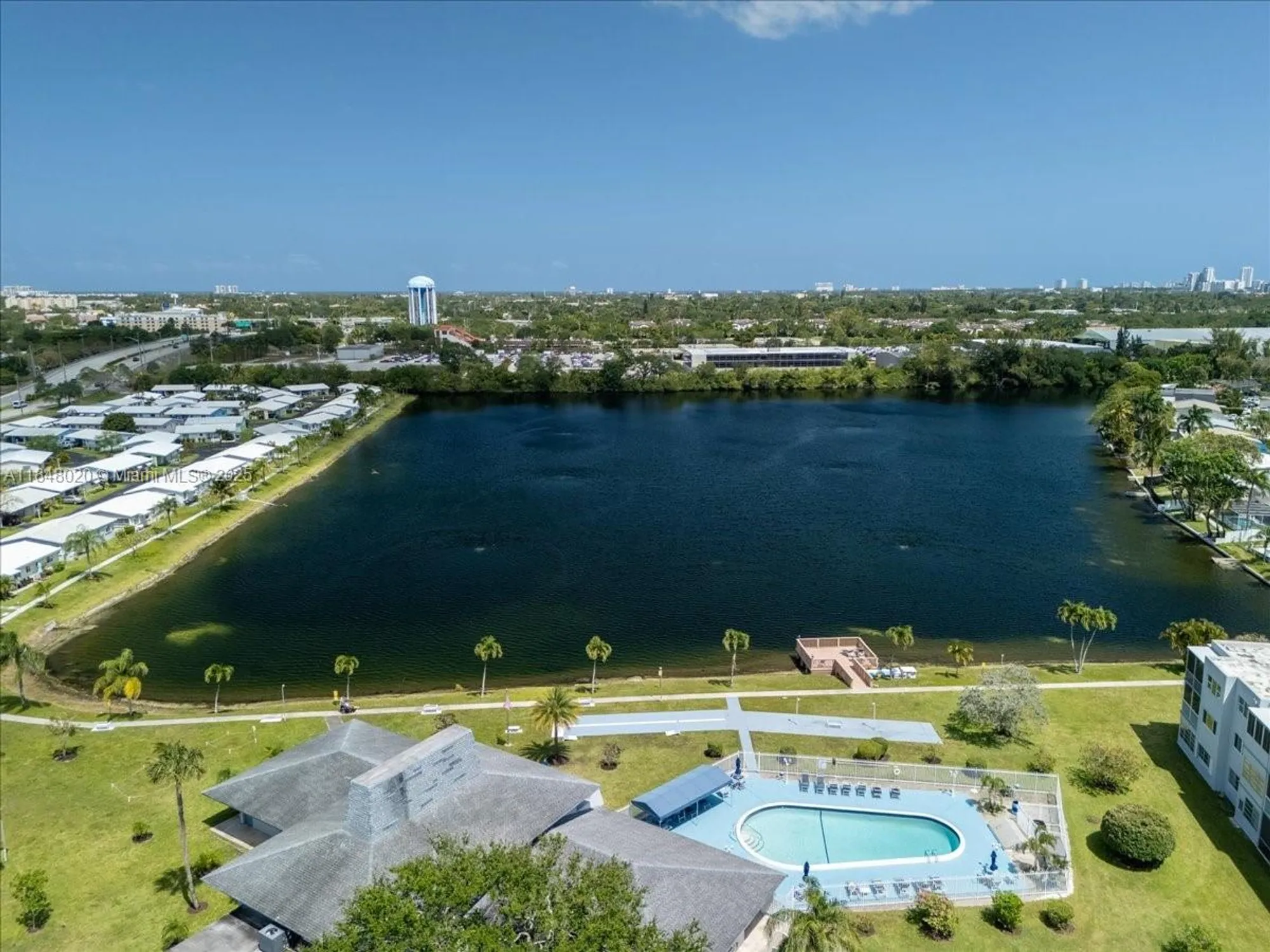 Property Slideshow image 11 of 13 | 2200 park ln apt 306, Hollywood, FL, 33021