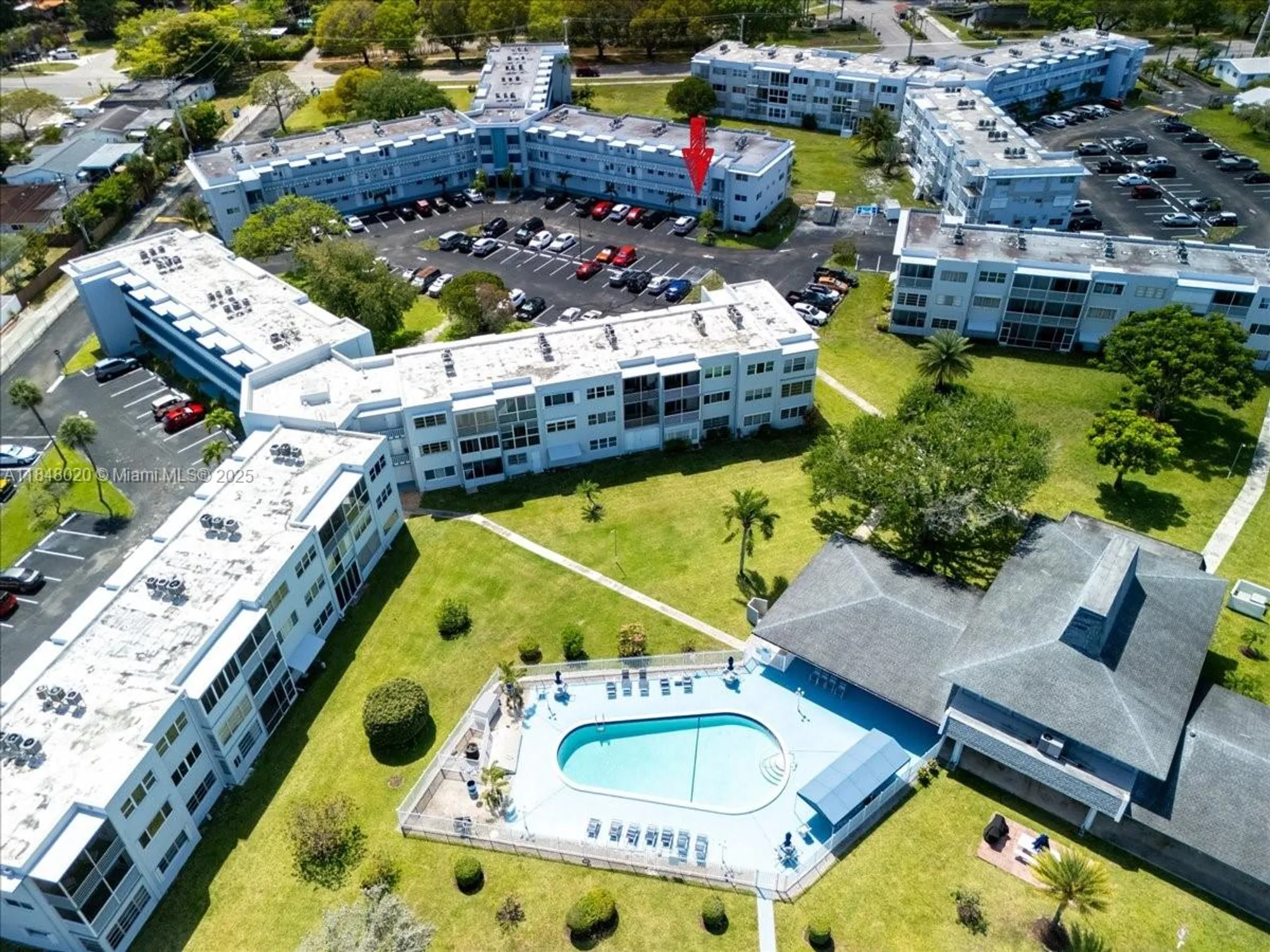 Property Slideshow image 6 of 13 | 2200 park ln apt 306, Hollywood, FL, 33021