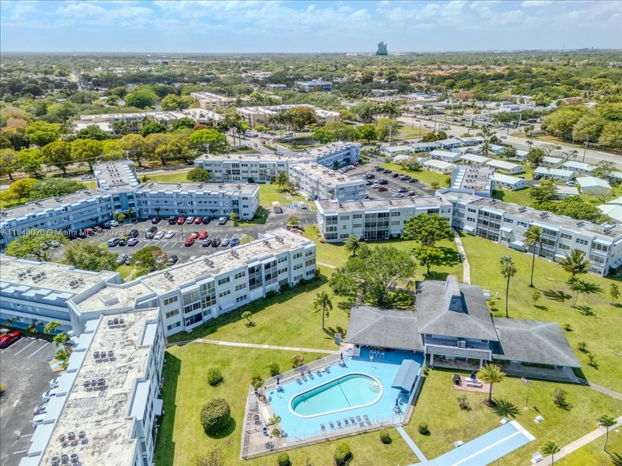 Property Slideshow image 9 of 13 | 2200 park ln apt 306, Hollywood, FL, 33021