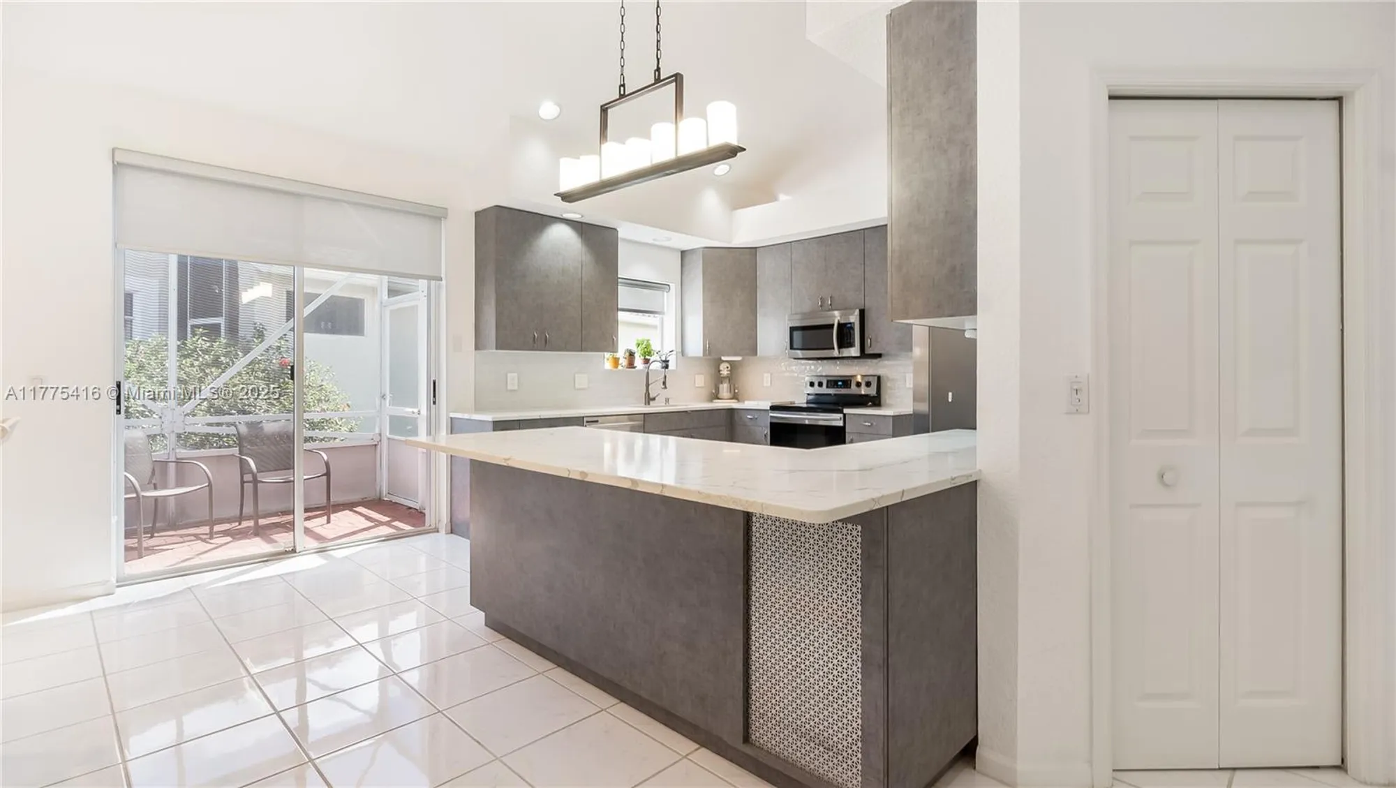 Property Slideshow image 29 of 47 | 11893 fountainside cir, Boynton Beach, FL, 33437