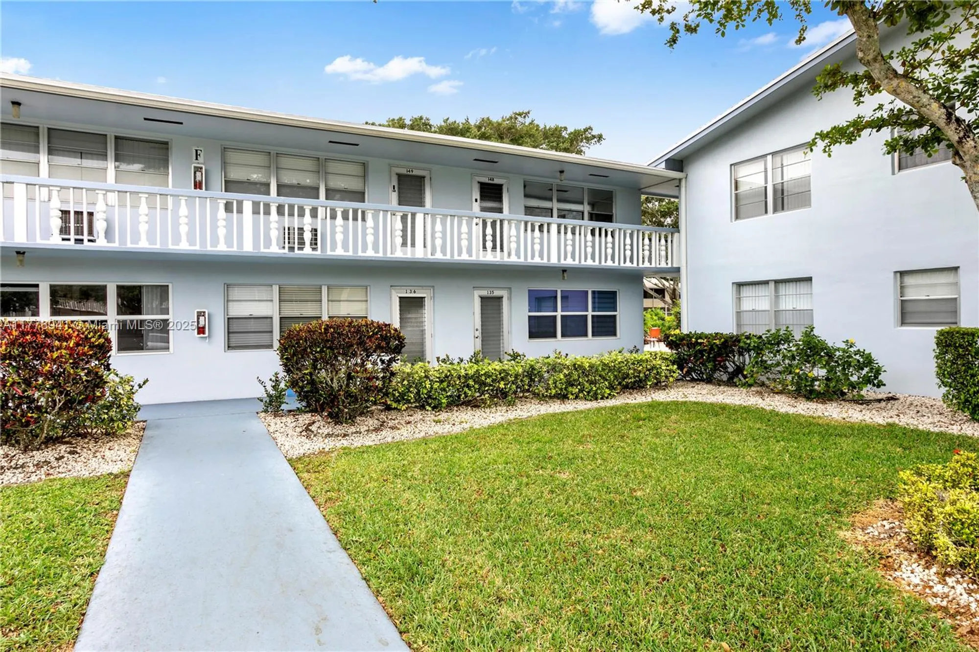 Property Slideshow image 1 of 12 | 148 canterbury f # 148, West Palm Beach, FL, 33417