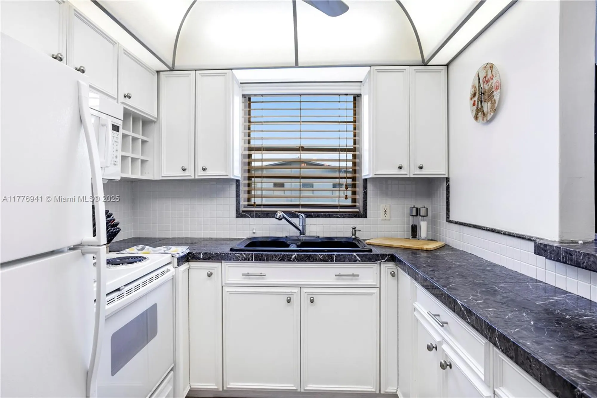 Property Slideshow image 5 of 12 | 148 canterbury f # 148, West Palm Beach, FL, 33417