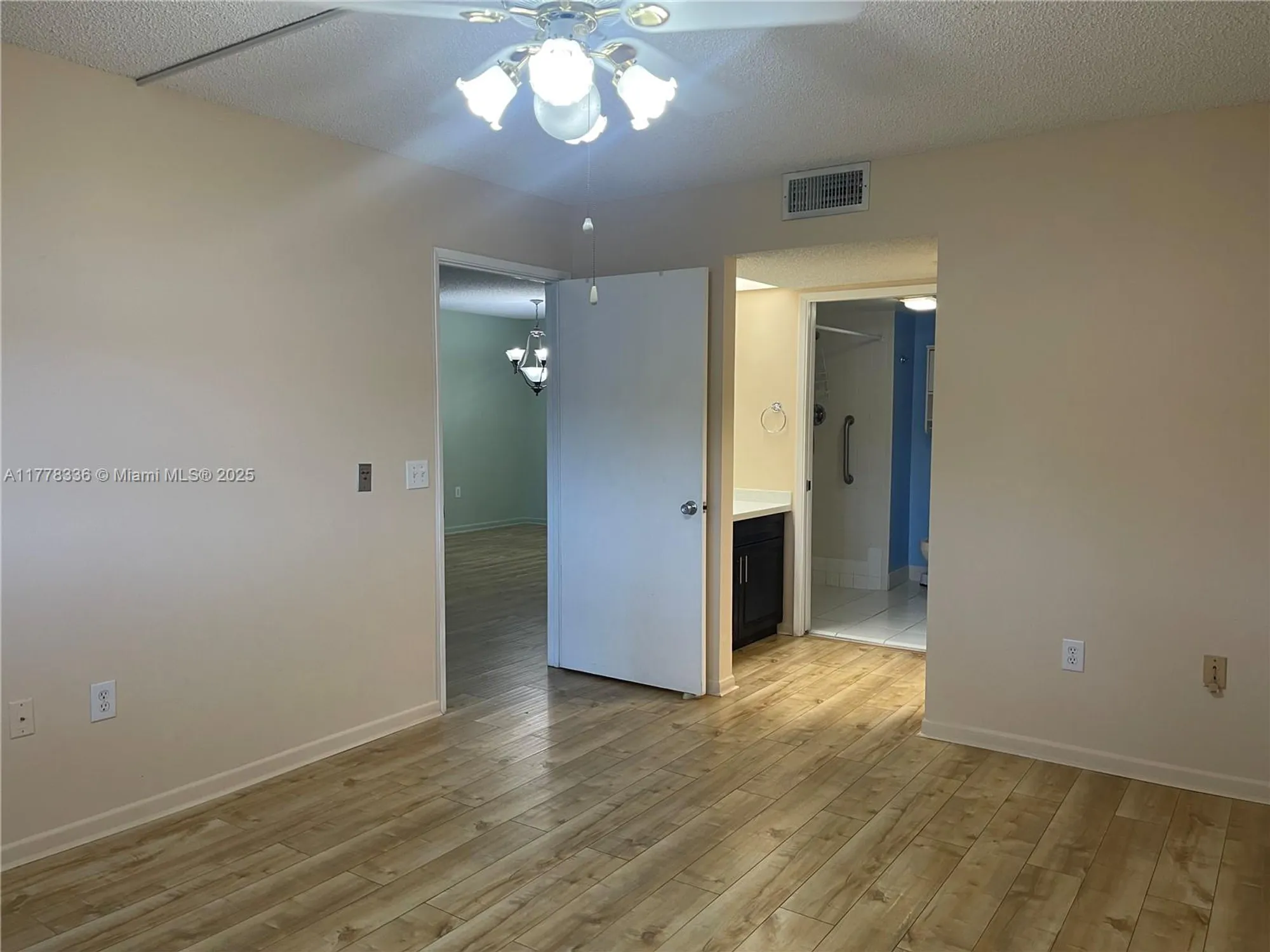 Property Slideshow image 14 of 34 | 950 sw 138th ave apt 102b, Pembroke Pines, FL, 33027