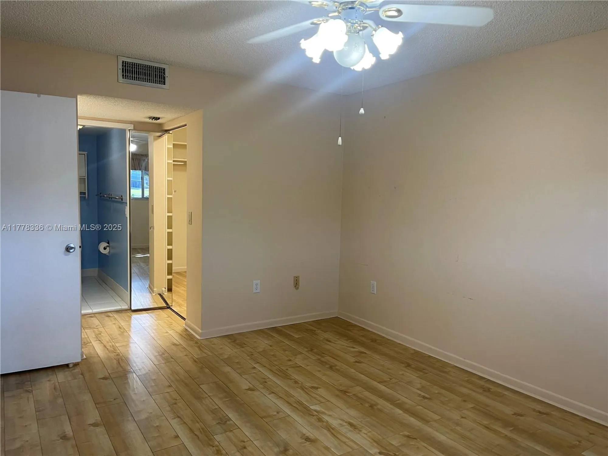 Property Slideshow image 13 of 34 | 950 sw 138th ave apt 102b, Pembroke Pines, FL, 33027