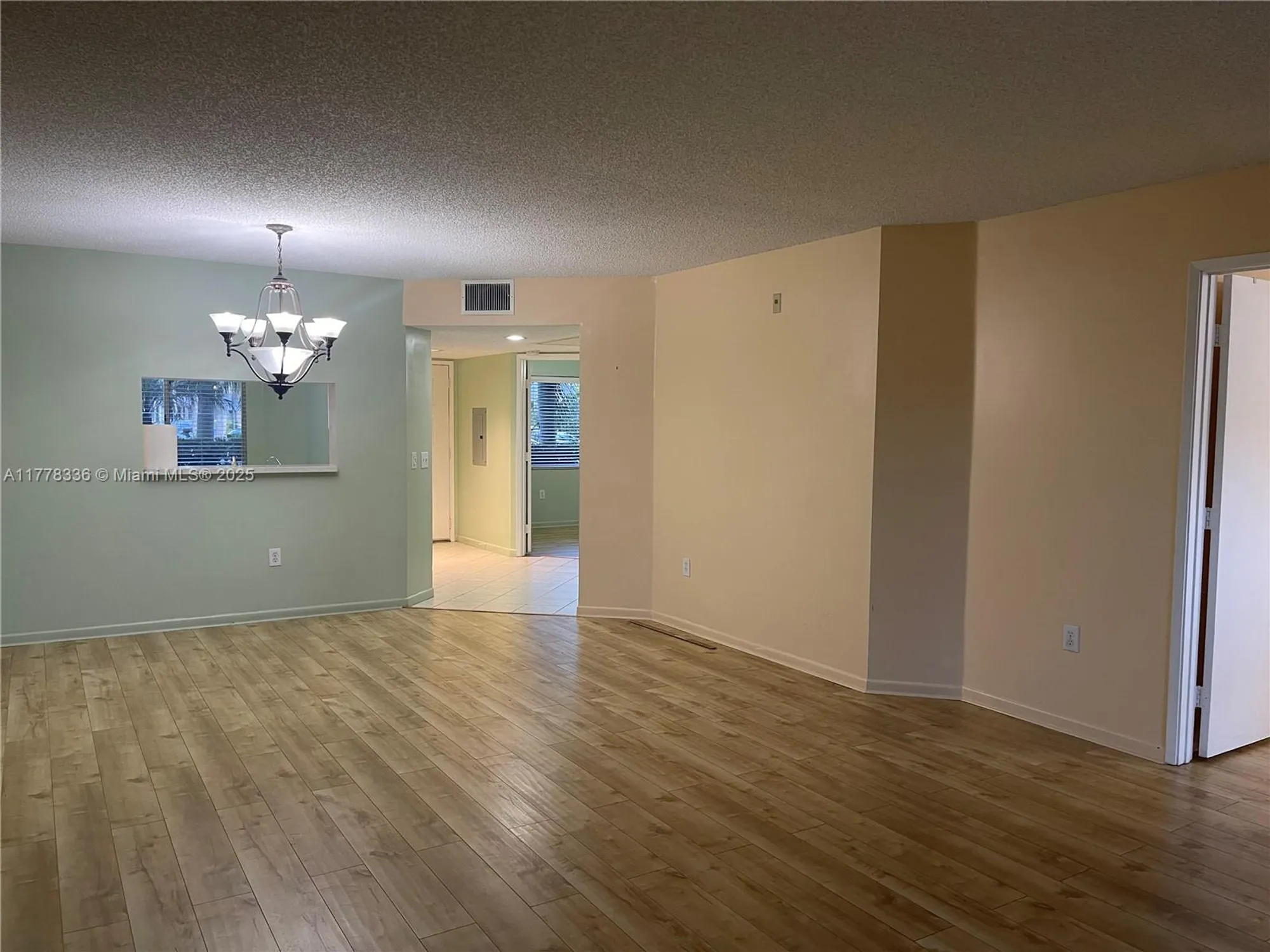 Property Slideshow image 4 of 34 | 950 sw 138th ave apt 102b, Pembroke Pines, FL, 33027