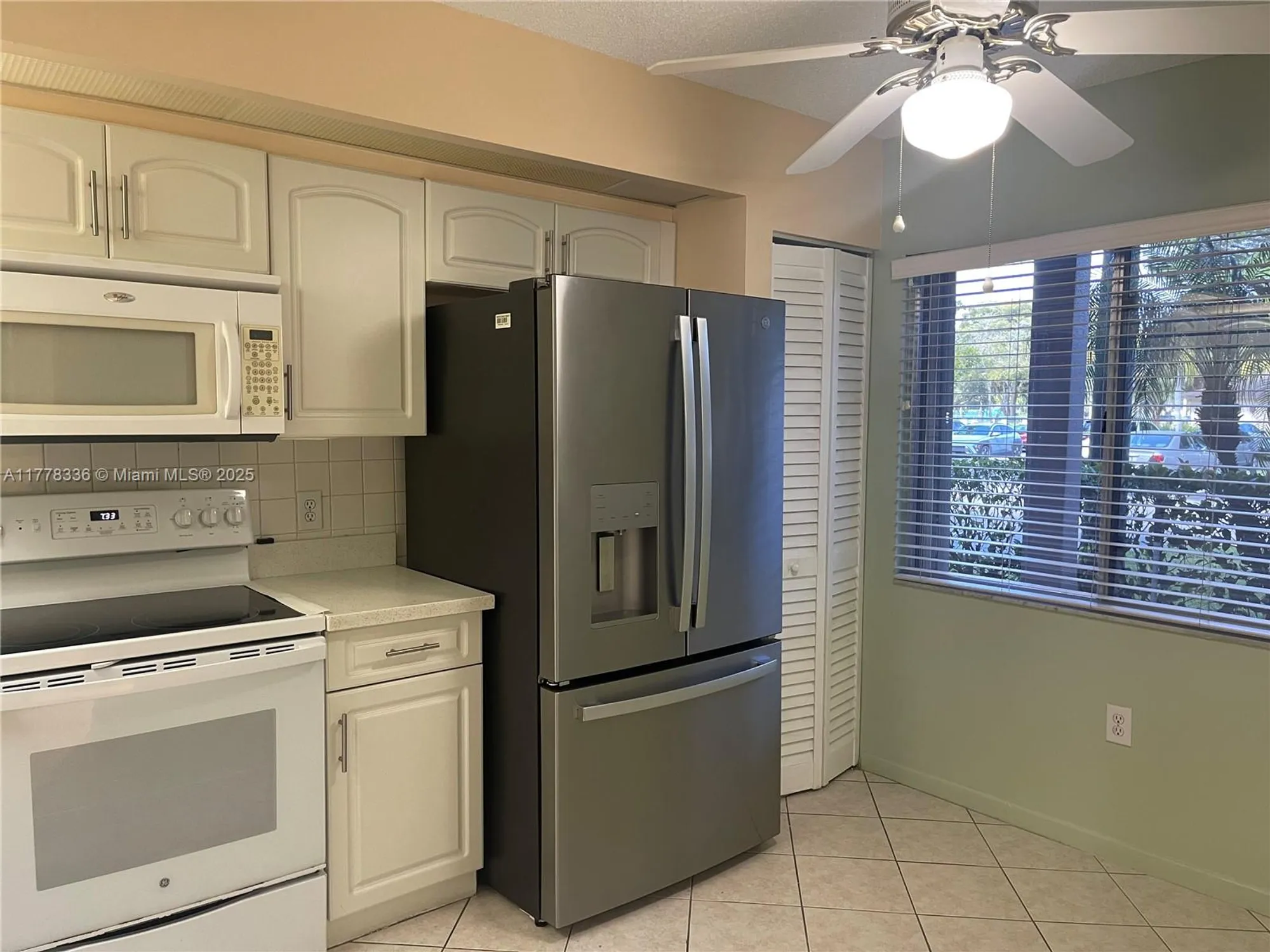 Property Slideshow image 6 of 34 | 950 sw 138th ave apt 102b, Pembroke Pines, FL, 33027