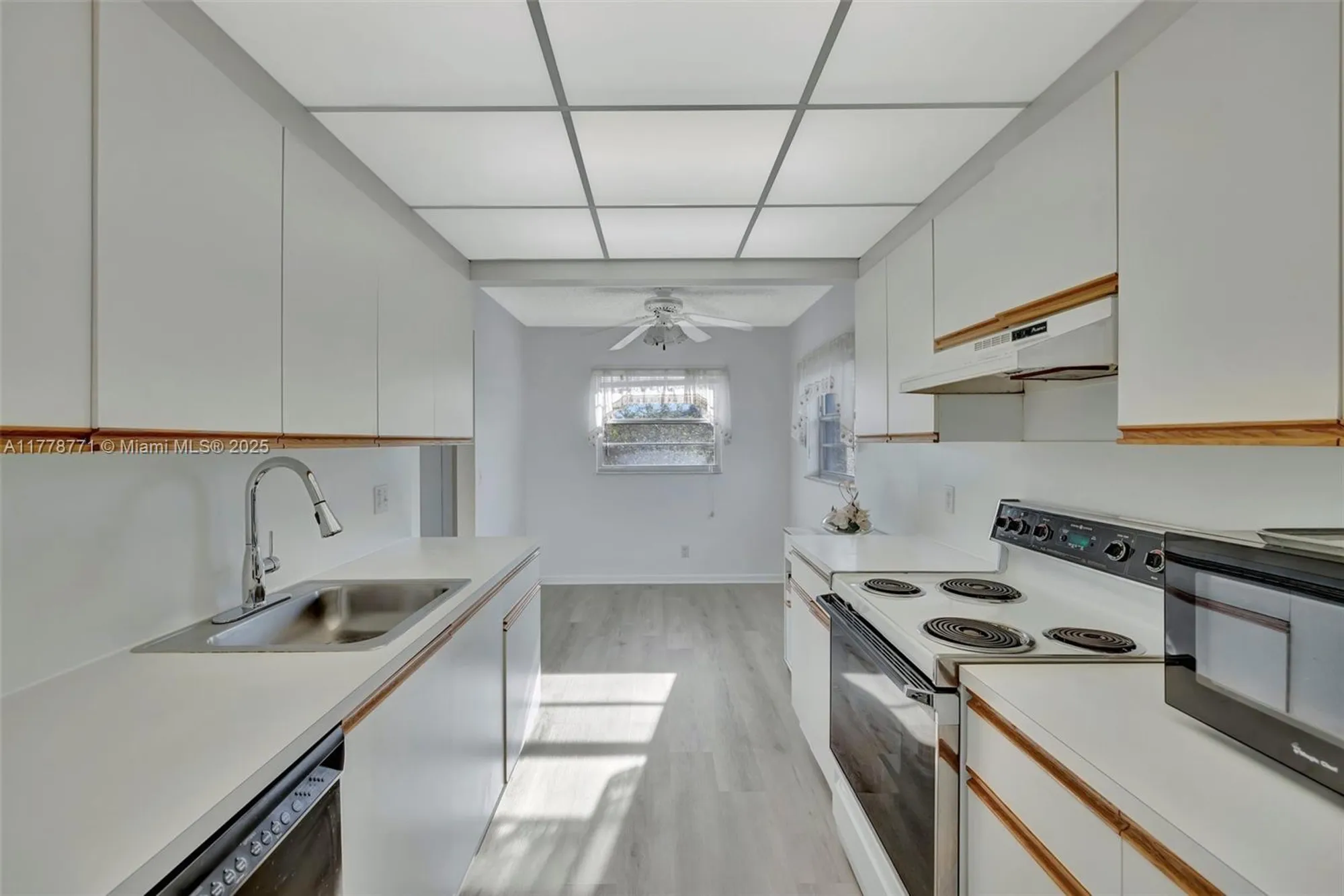 Property Slideshow image 15 of 60 | 12701 sw 13th st 301f, Pembroke Pines, FL, 33027