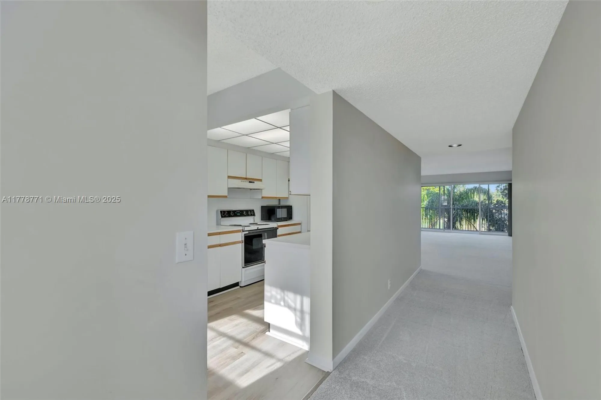 Property Slideshow image 10 of 60 | 12701 sw 13th st 301f, Pembroke Pines, FL, 33027