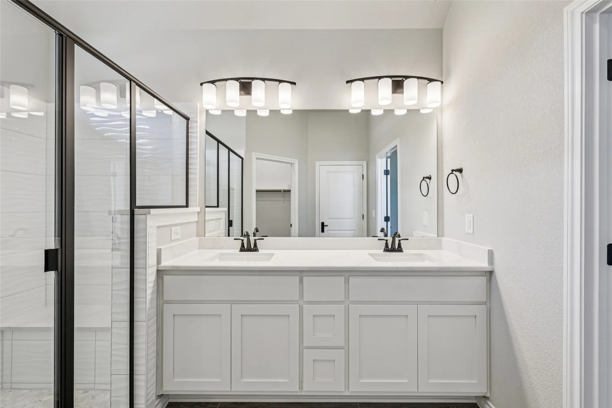 Property Slideshow image 15 of 21 | 103 san luis pass unit 101, San Marcos, TX, 78666