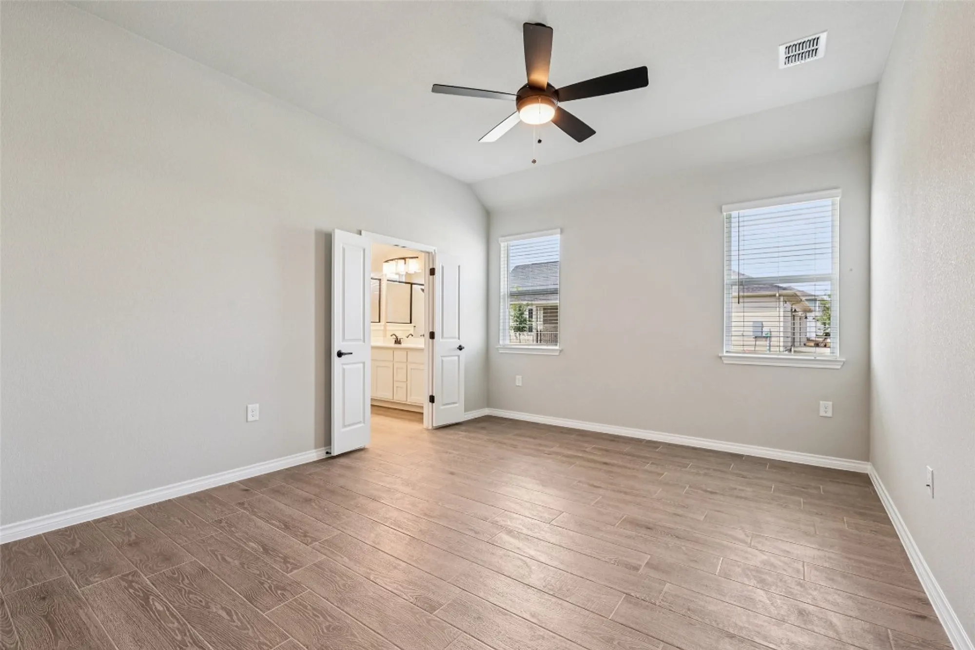 Property Slideshow image 13 of 21 | 103 san luis pass unit 101, San Marcos, TX, 78666