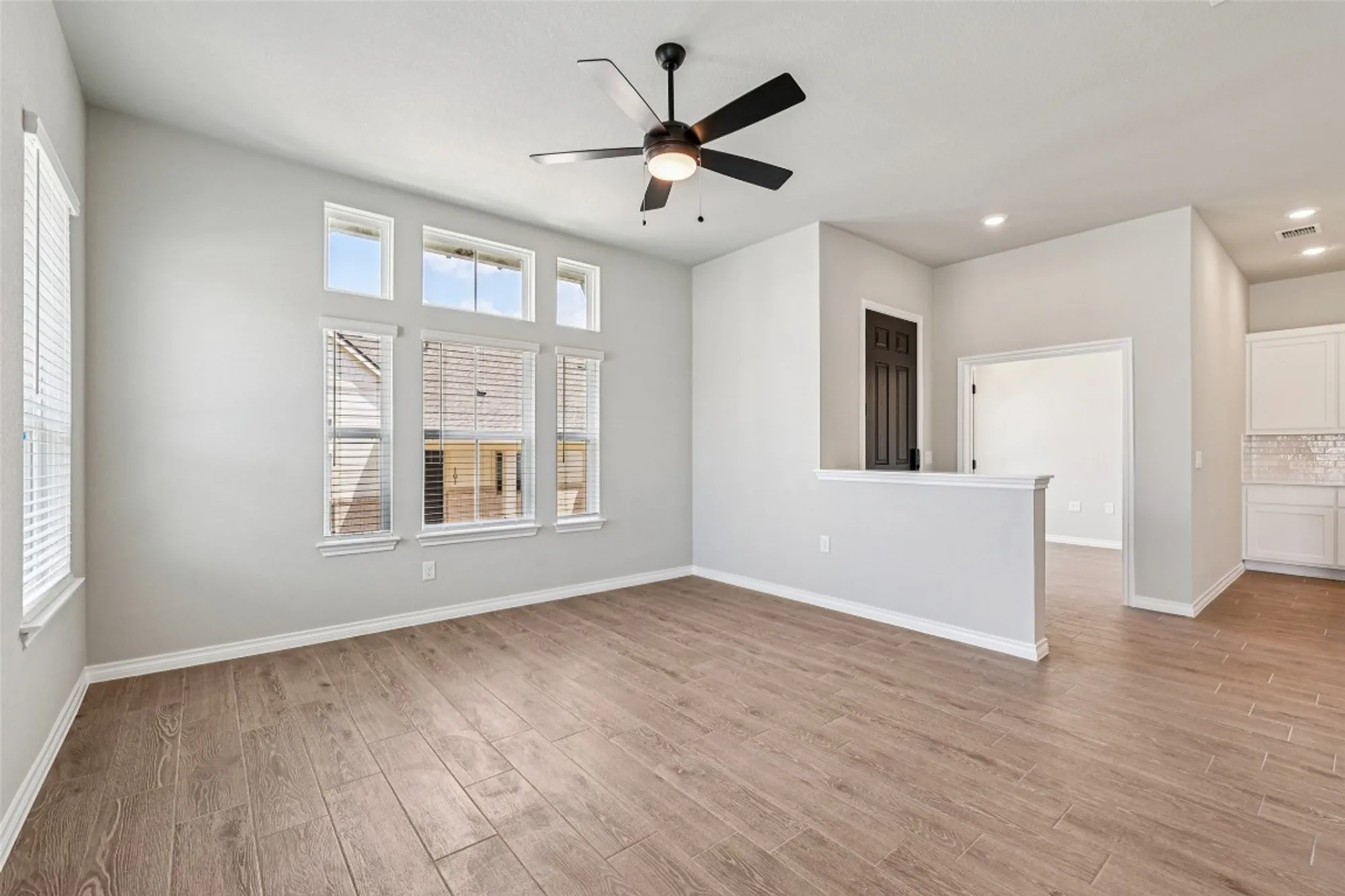 Property Slideshow image 6 of 21 | 103 san luis pass unit 101, San Marcos, TX, 78666