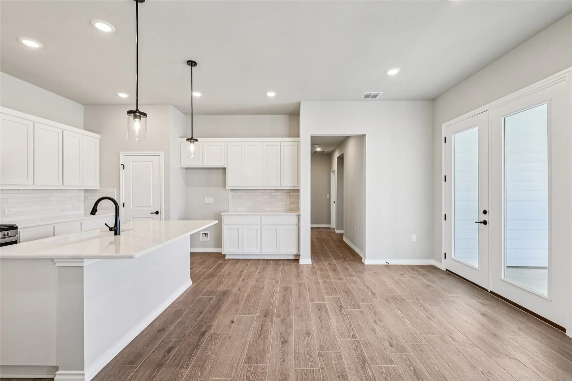 Property Slideshow image 9 of 21 | 103 san luis pass unit 101, San Marcos, TX, 78666