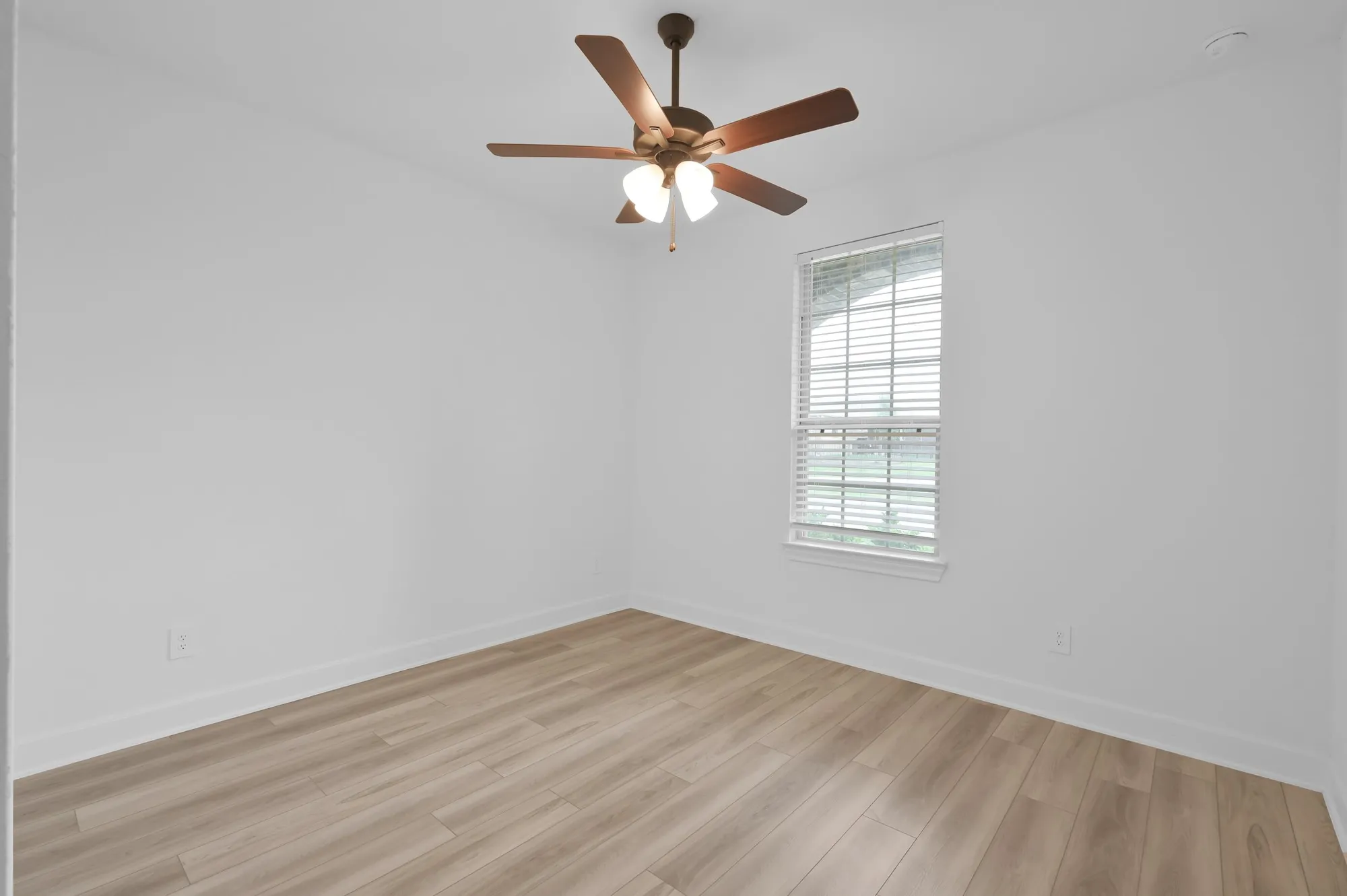 Property Slideshow image 19 of 44 | 9727 rockwell dr, Willis, TX, 77318