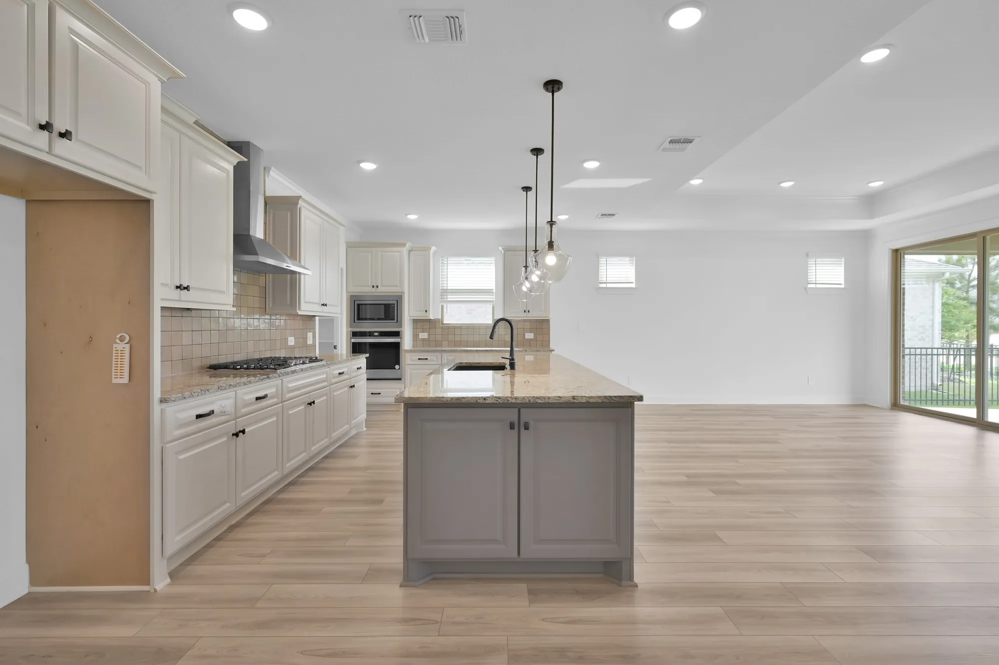 Property Slideshow image 11 of 44 | 9727 rockwell dr, Willis, TX, 77318