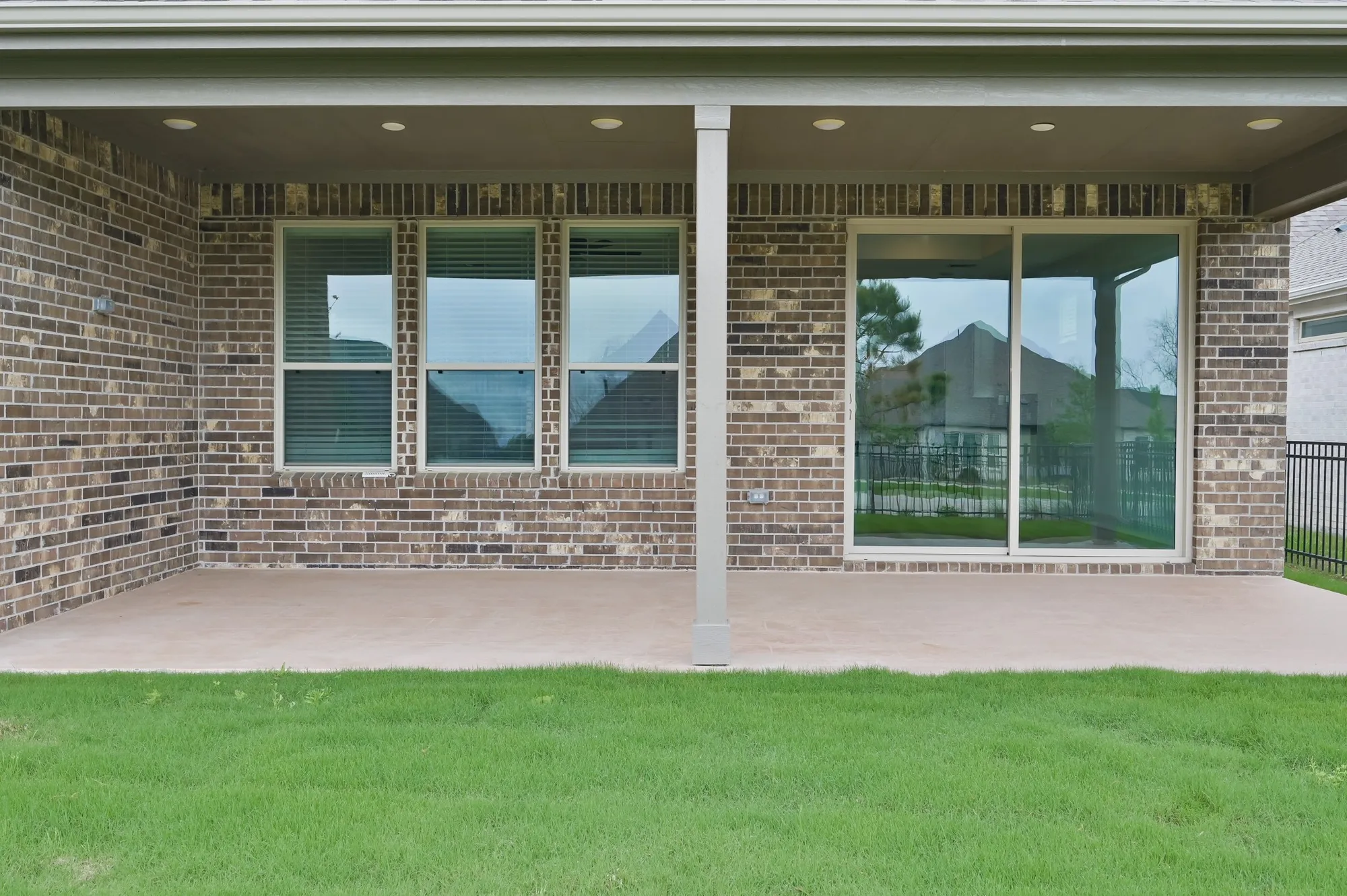 Property Slideshow image 24 of 44 | 9727 rockwell dr, Willis, TX, 77318