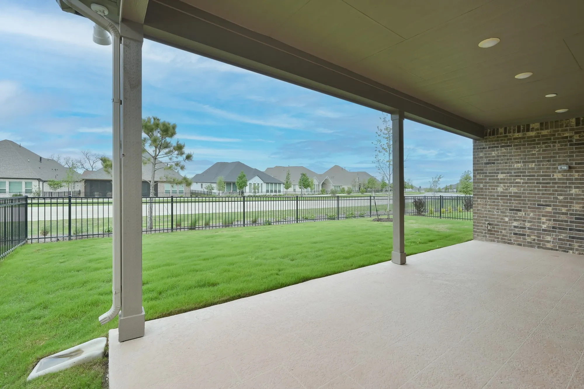 Property Slideshow image 25 of 44 | 9727 rockwell dr, Willis, TX, 77318